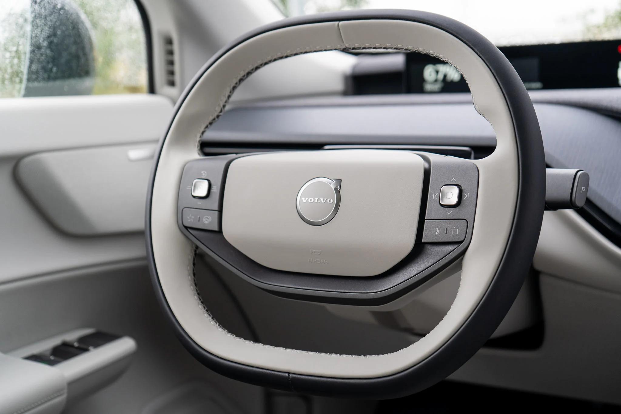 Volvo EX60-16