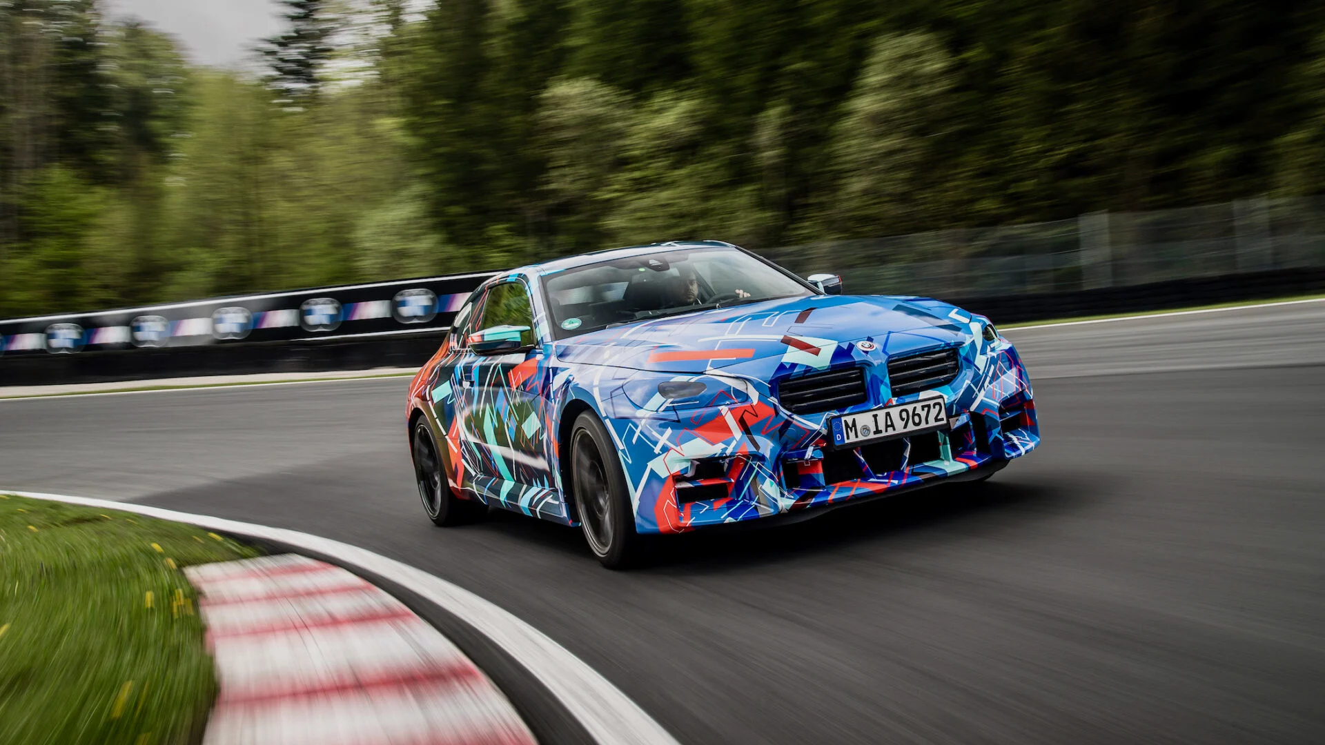 P90467965_highRes_the-all-new-bmw-m2-u