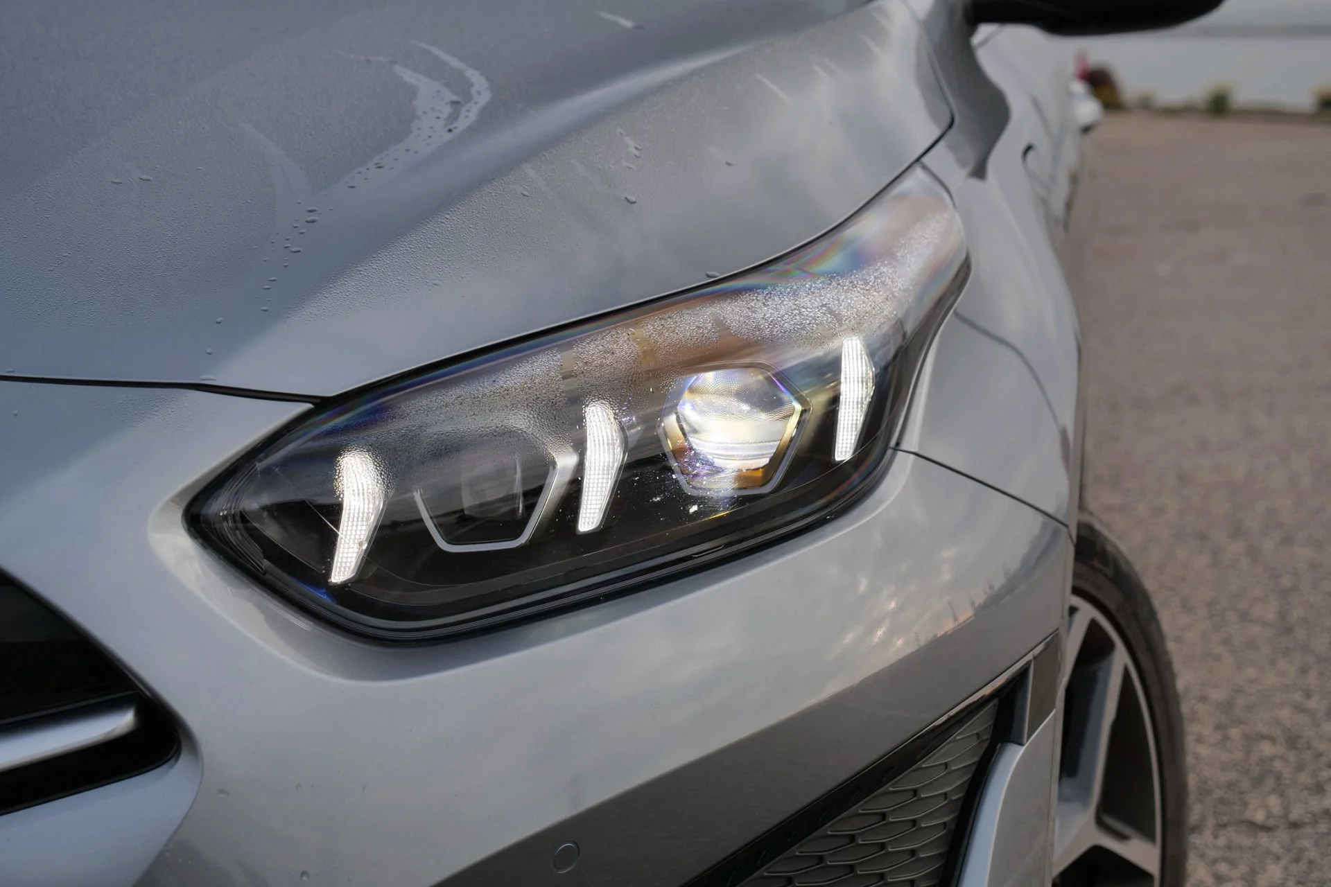 Bilbasen DUEL Kia Ceed SW PHEV vs Suzuki Swace Hybrid9754