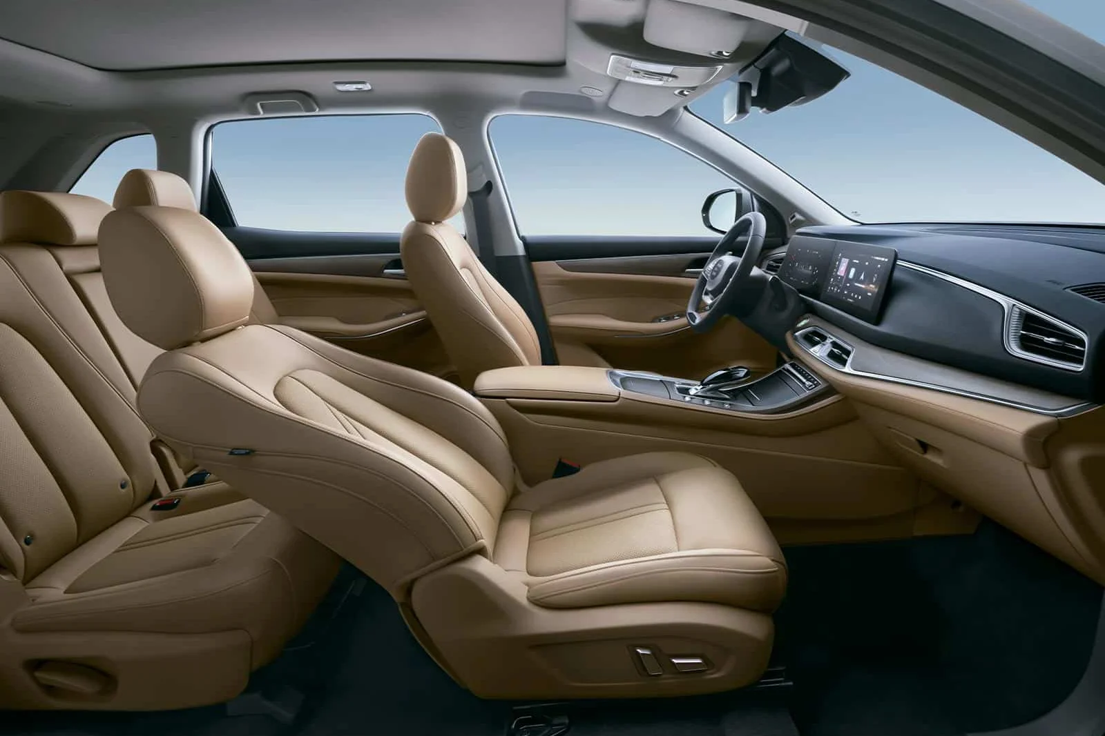 Navor E5 -Interior-Dash-Seats