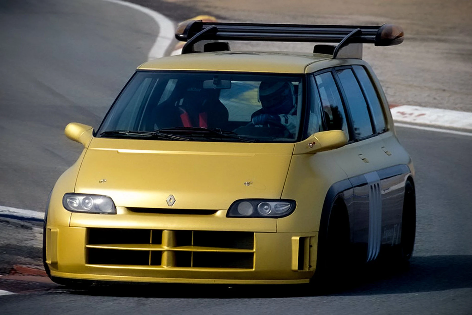 Renault Espace F1 (1)