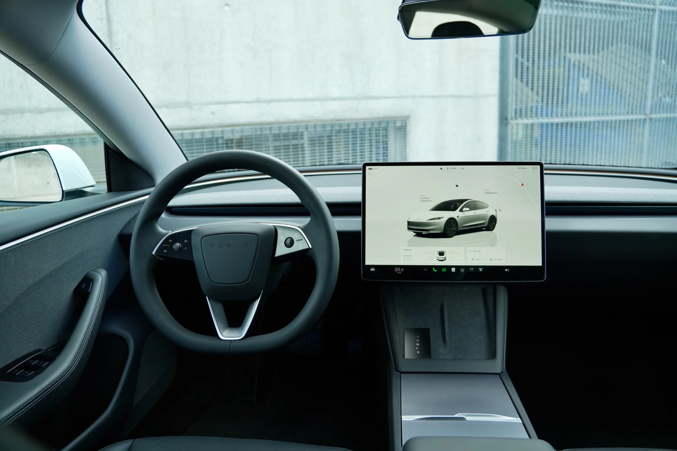 STORTEST Mazda 6e Tesla Model 3 VW ID.7 MBB5248