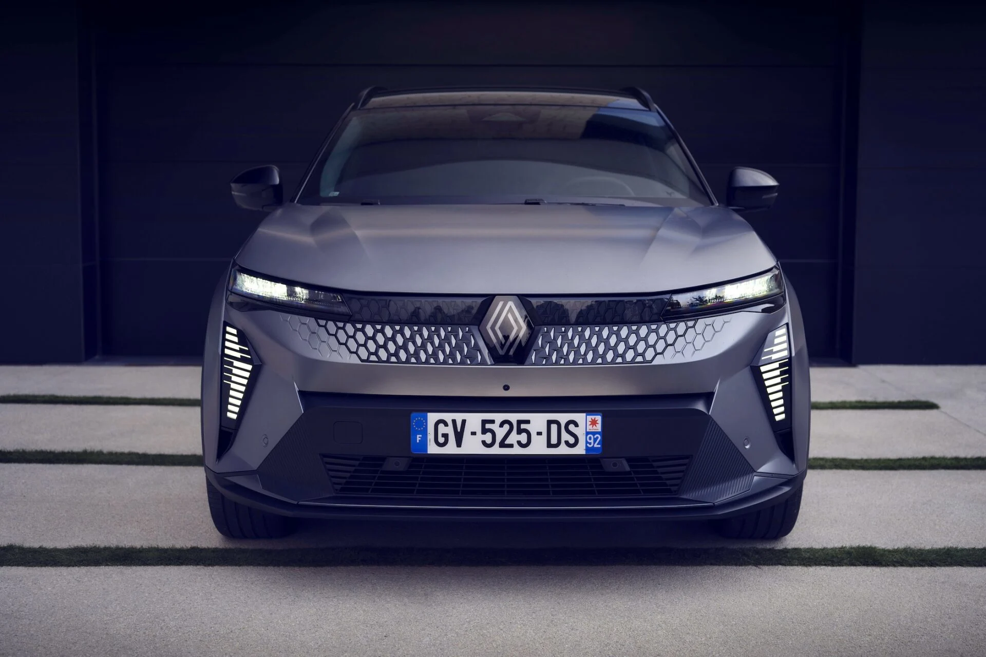 Renault Scenic E-Tech electric – Esprit Alpine Shale Grey (56)