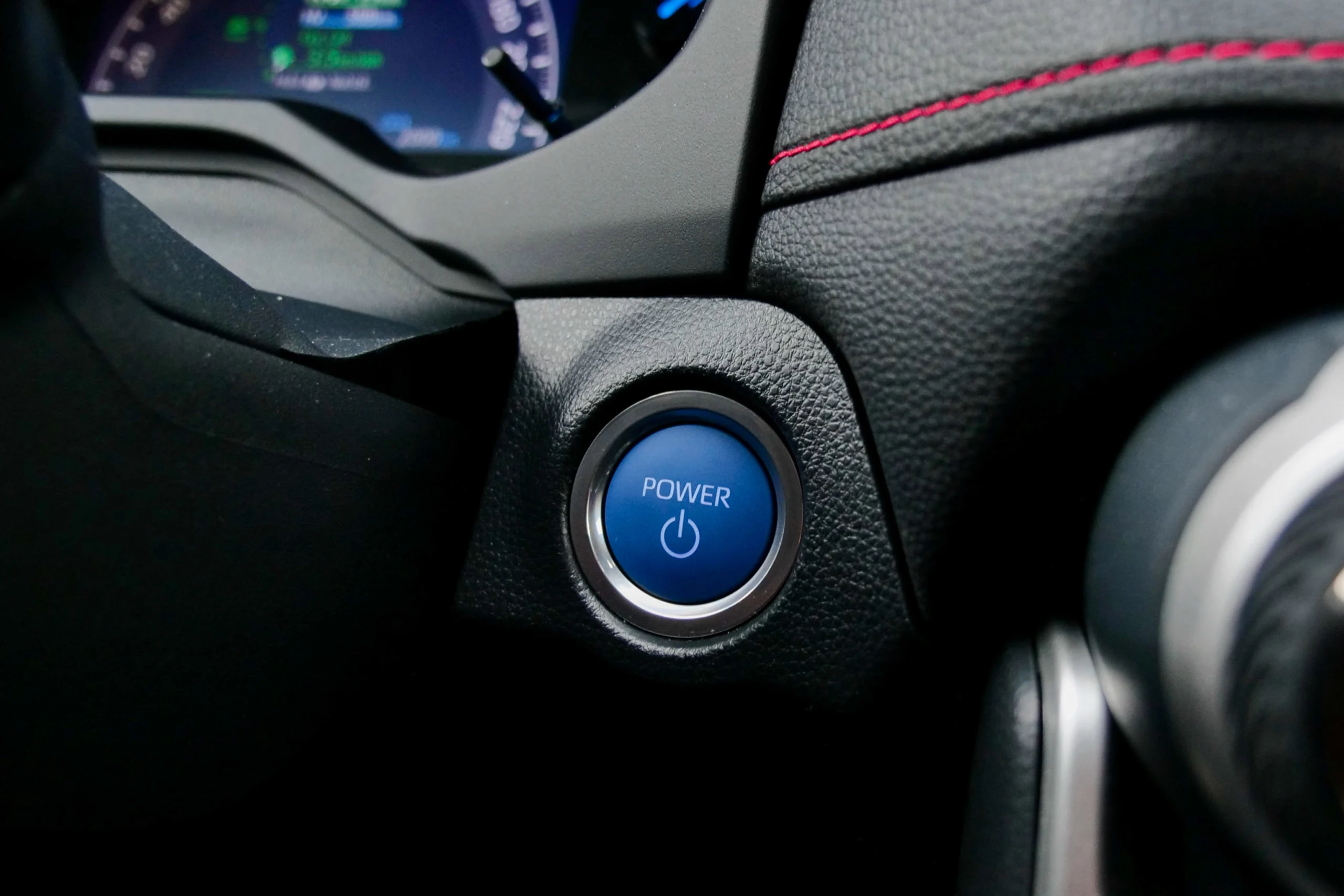 Toyota RAV4 Plug In &#8211; Interiør (2)