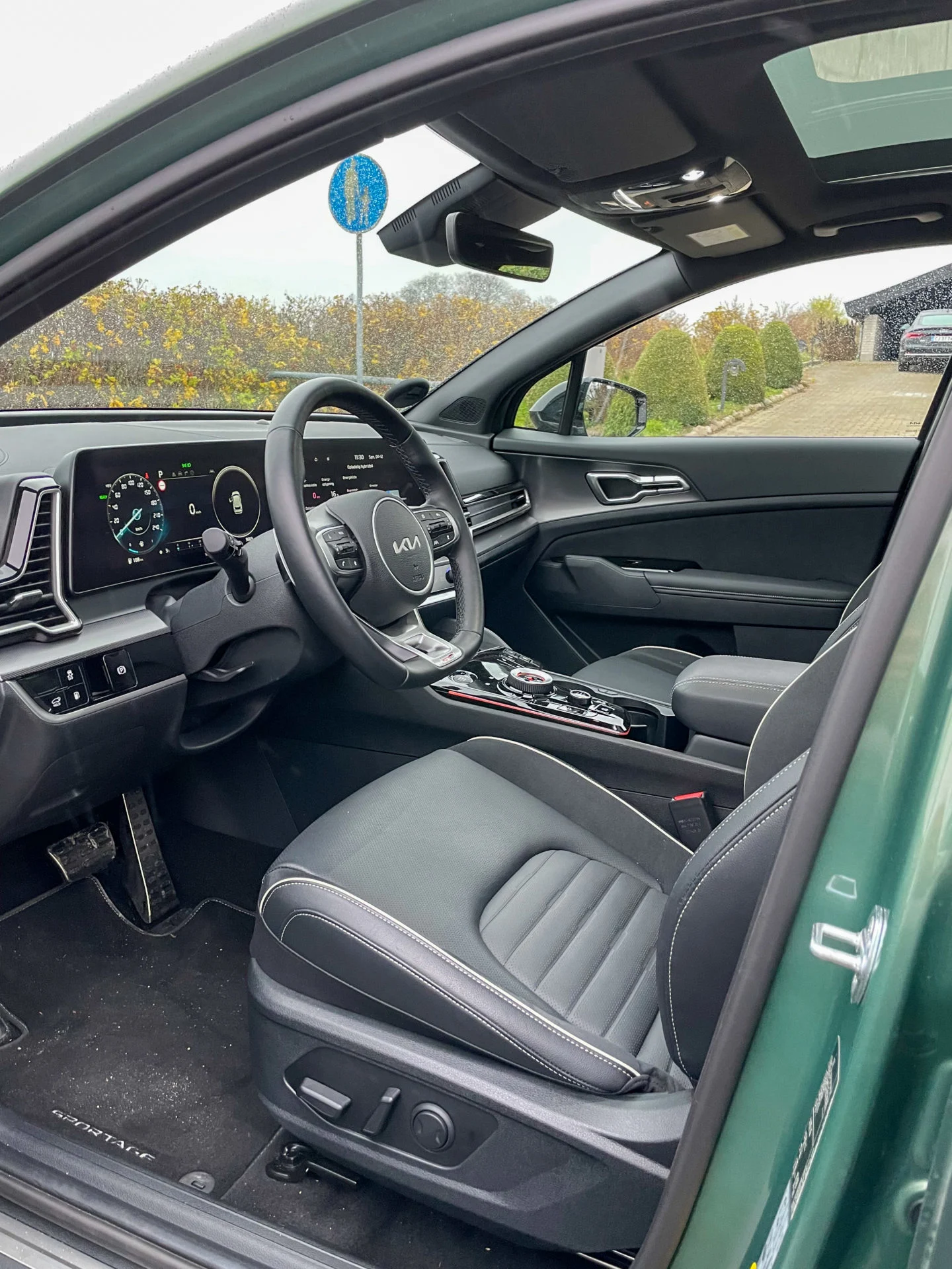 Kia Sportage vs. Citroen C5 X-26