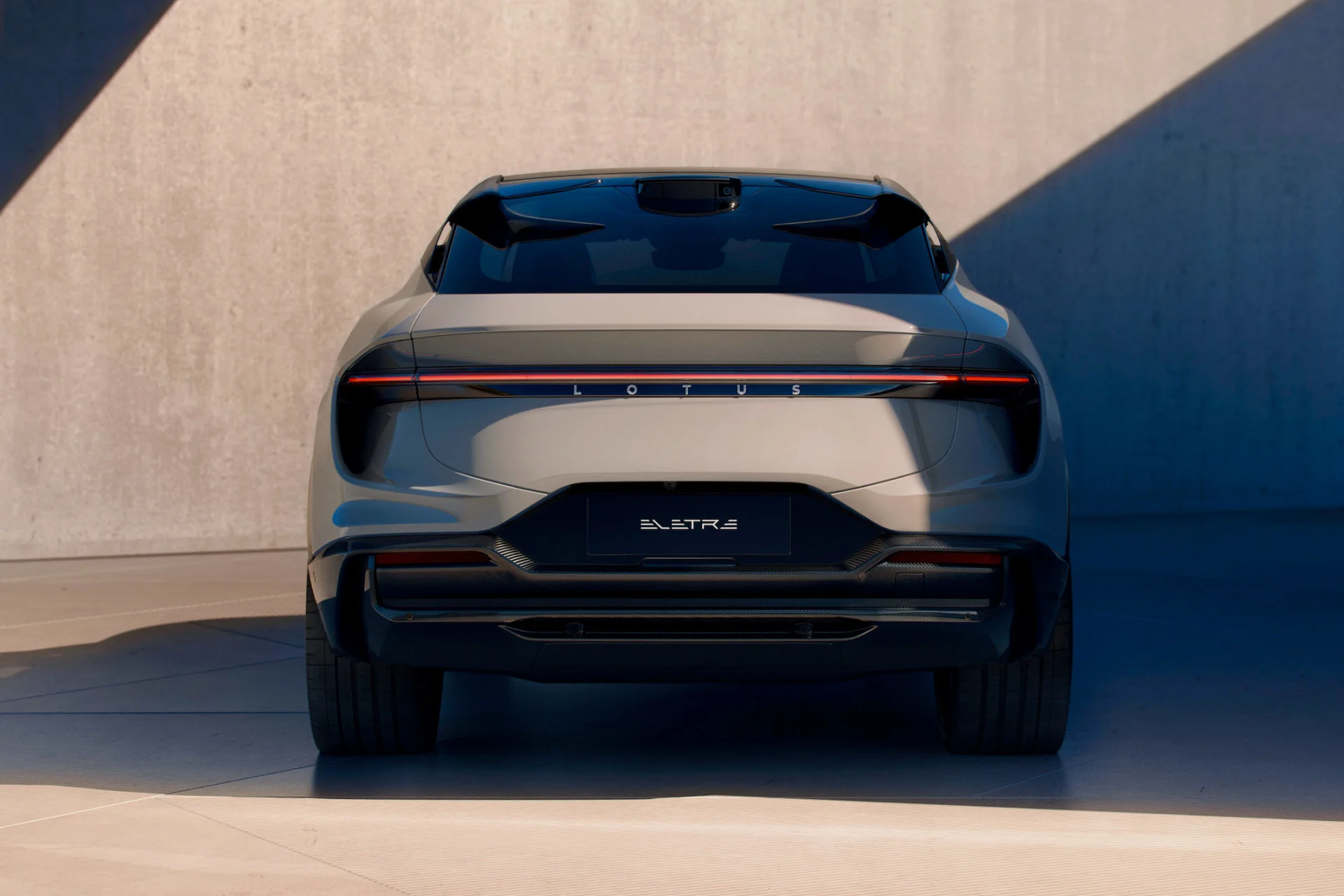 Lotus Eletre 06