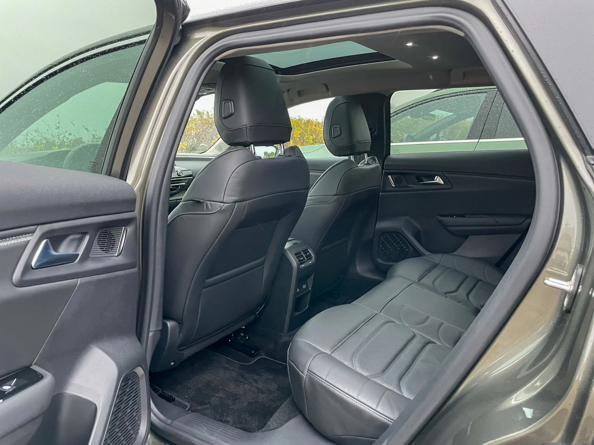 Kia Sportage vs. Citroen C5 X-37
