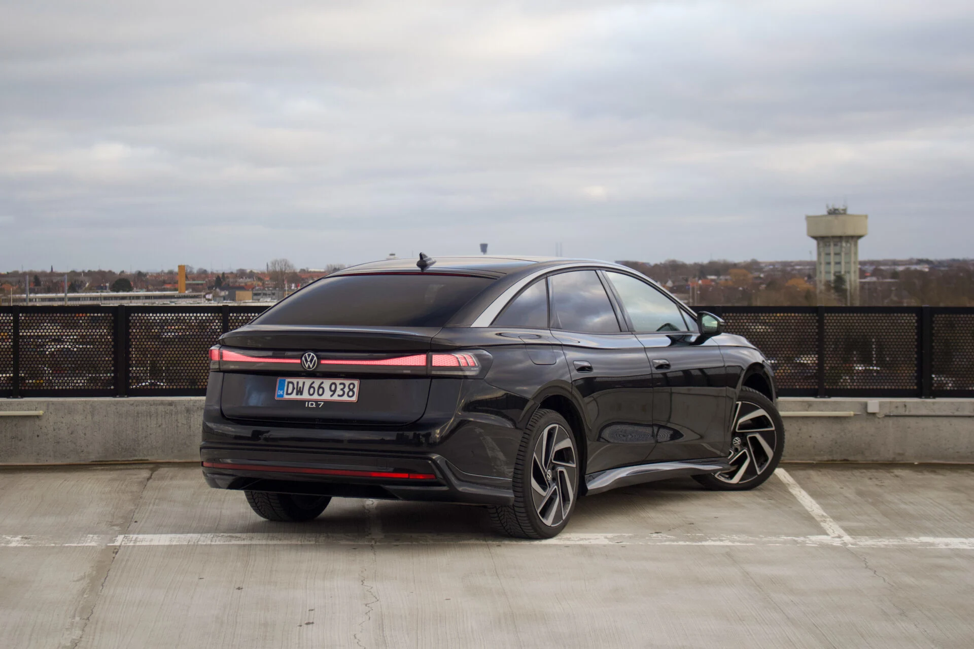 VW ID.7 vs. Hyundai Ioniq 6-19