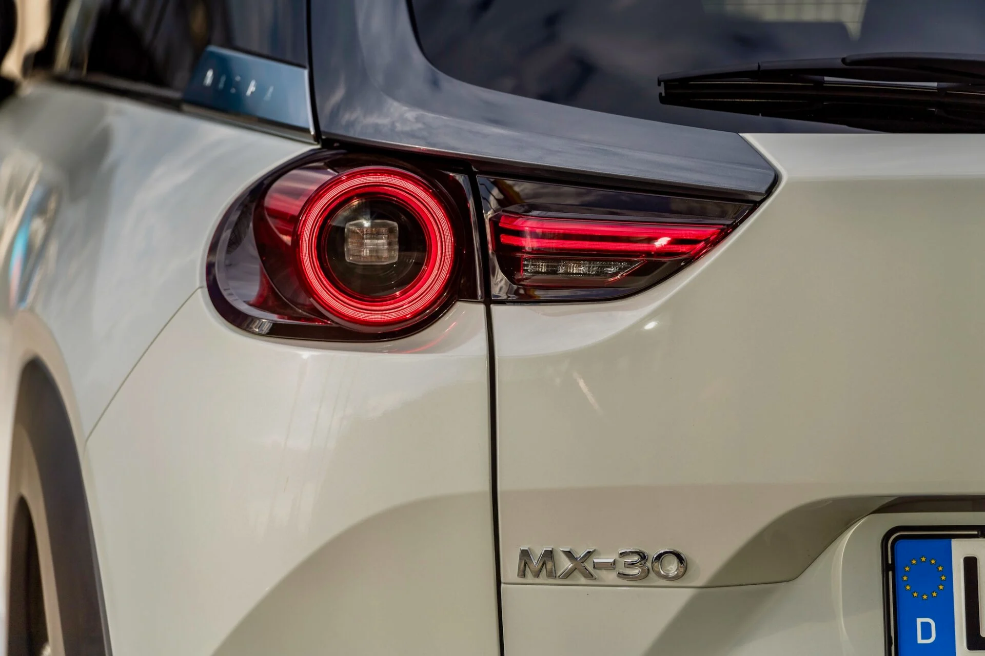 2022_mazda_mx-30_det_01_highres