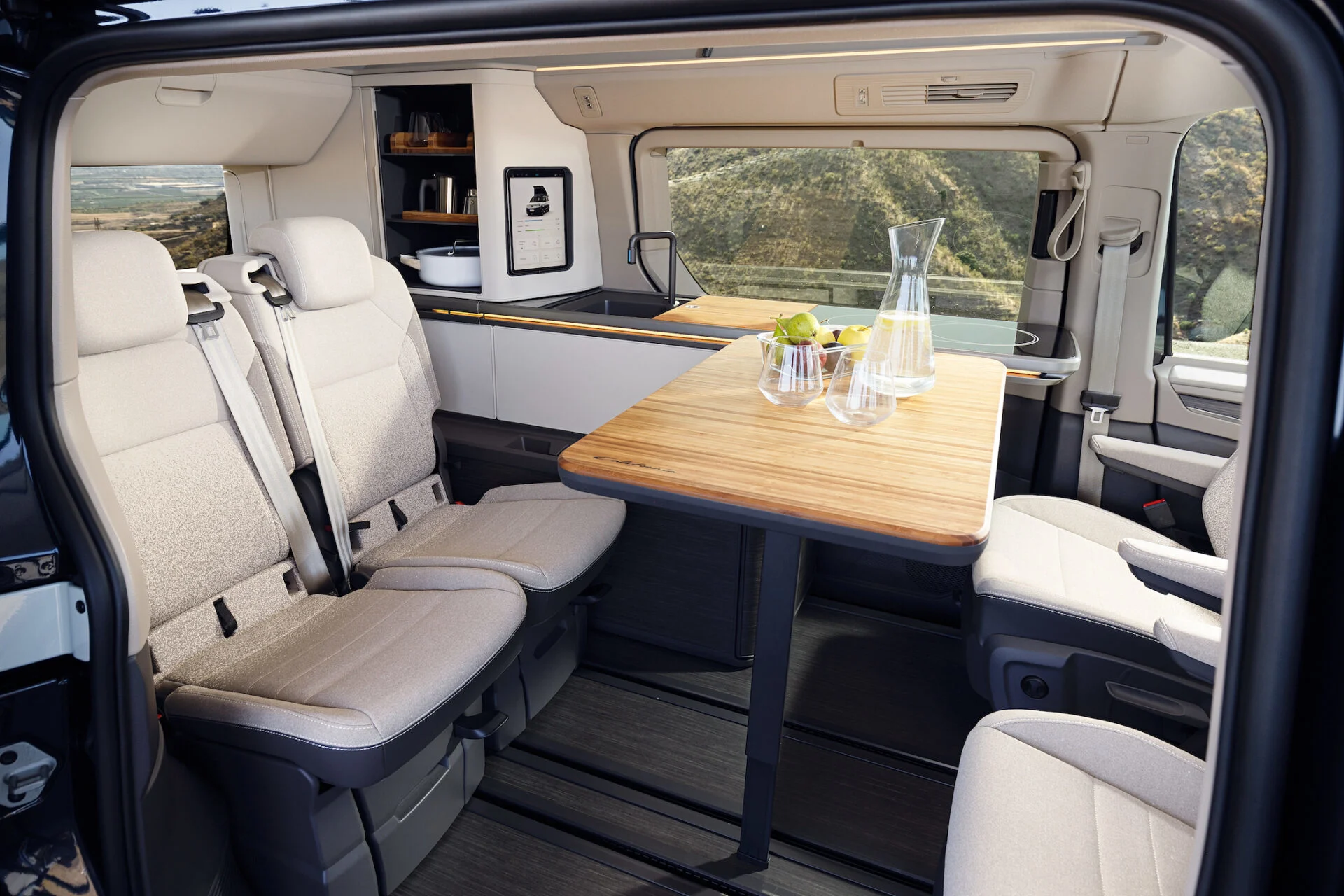 VW_T7_California_Int_8_1645427565