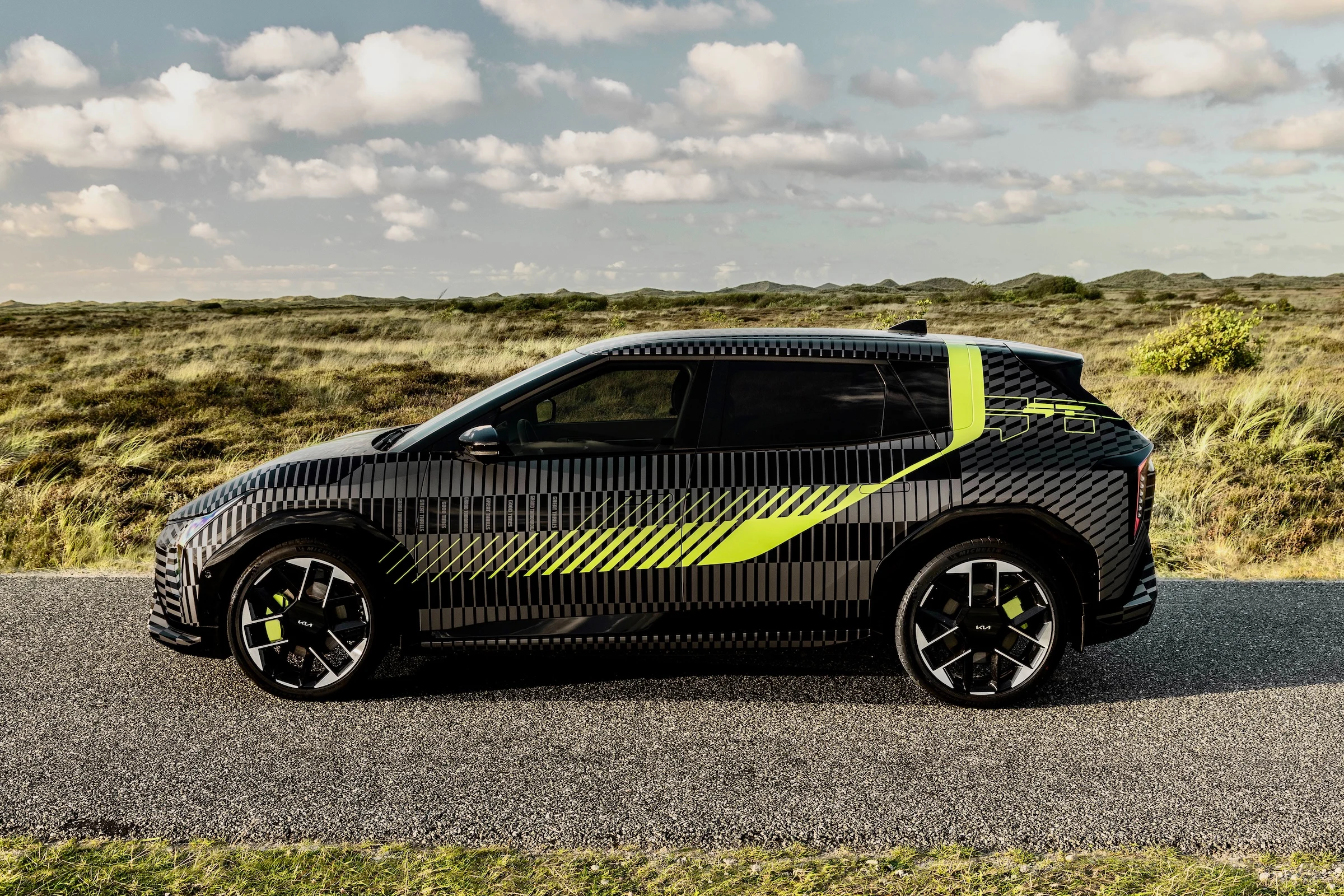 kia-EV4-GT-foiling-print-3600x2400-4