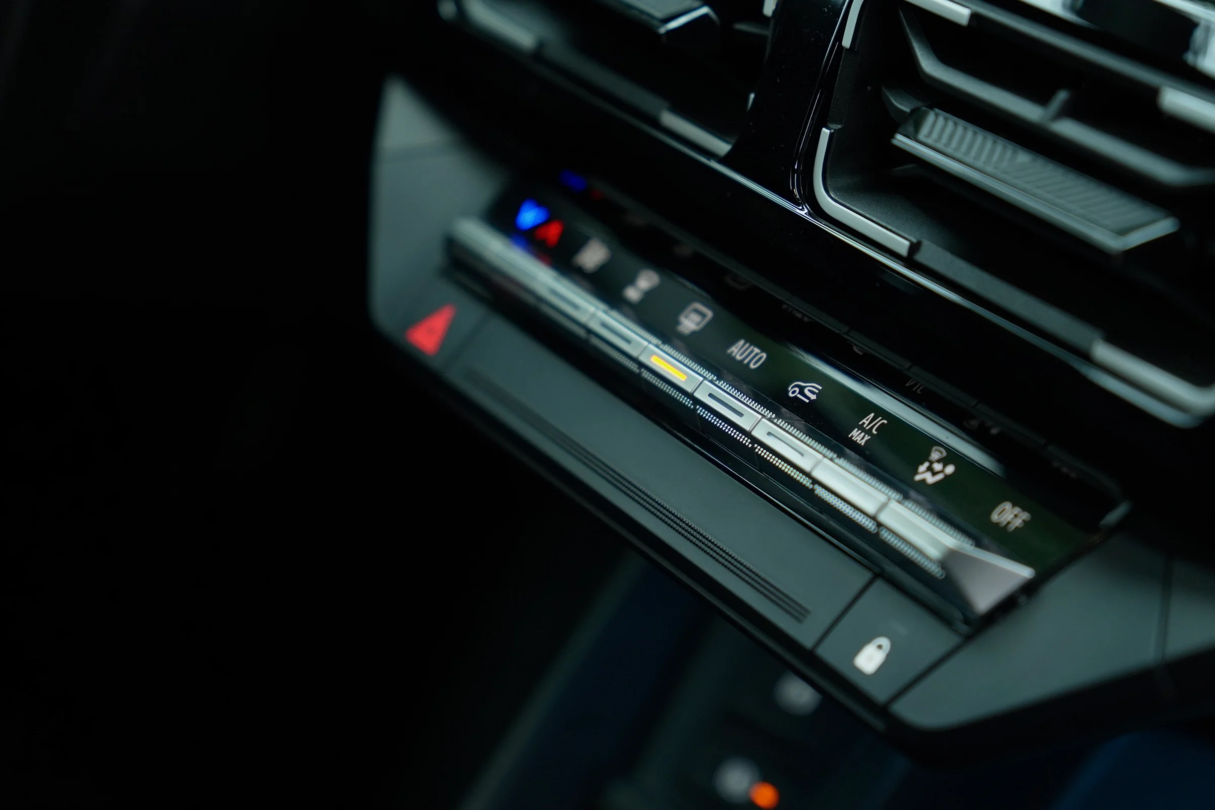 DUEL Firefly vs Renault 5 52 MBB 964