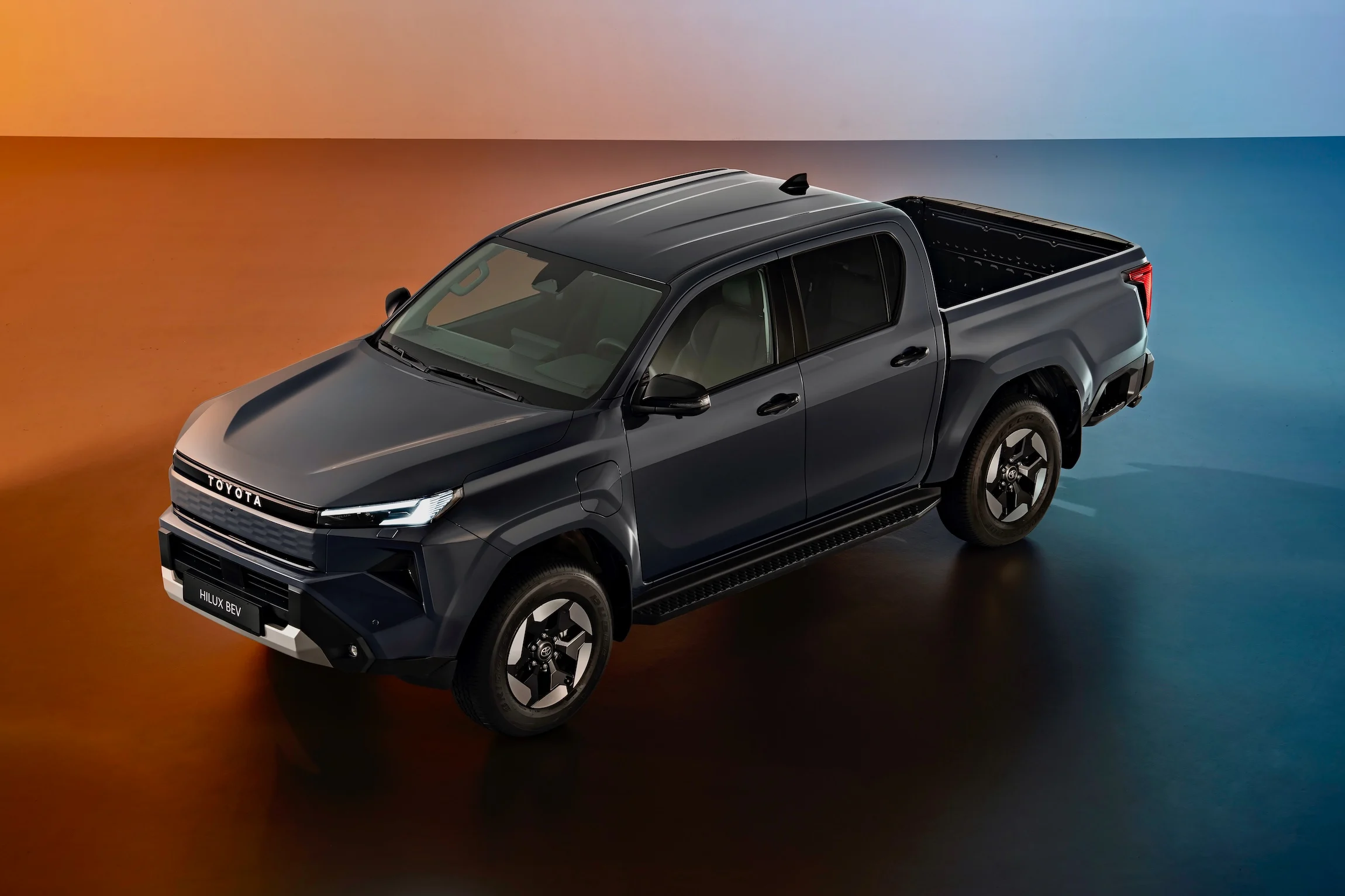 2025toyotahiluxbevhero9
