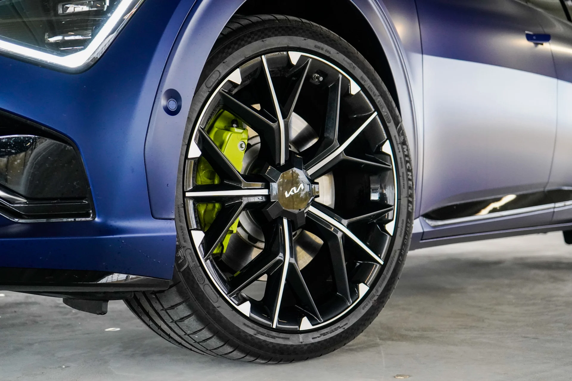 Kia EV6 GT-22