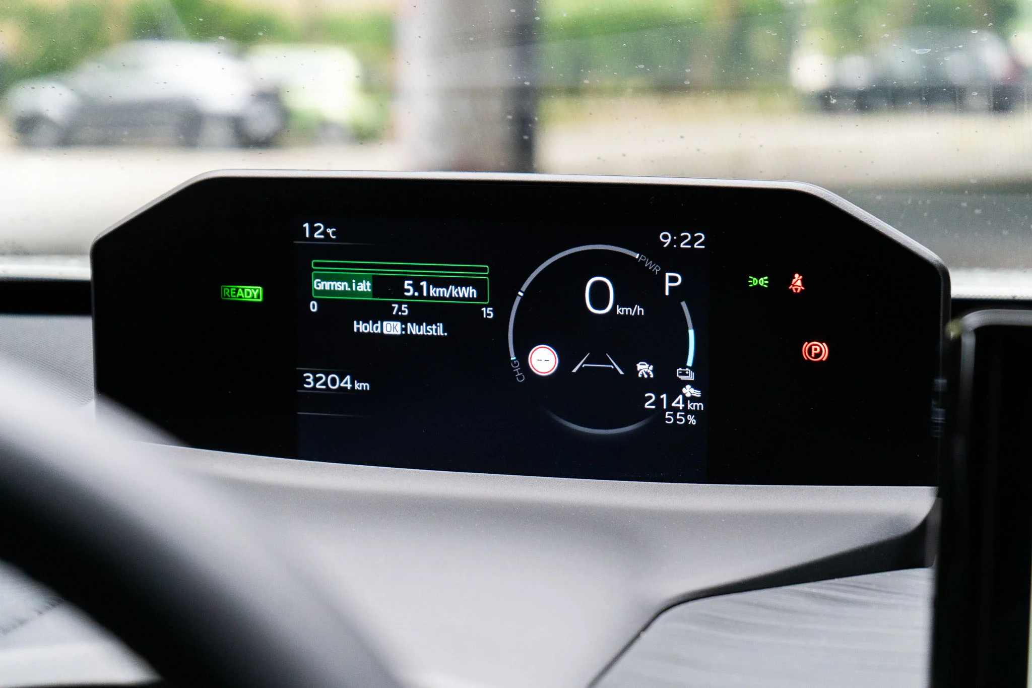 Toyota C-HR+-16