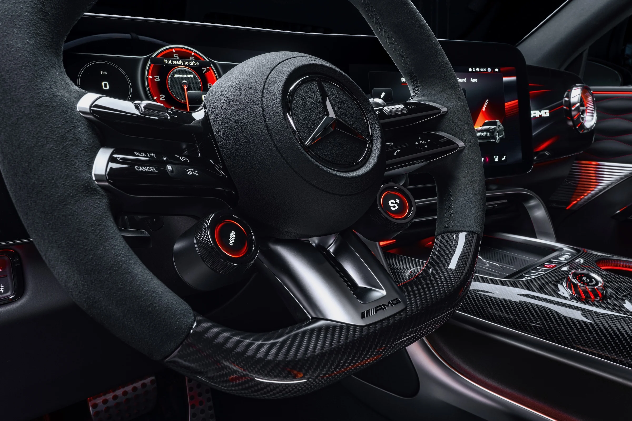 Mercedes-AMG GT SUV 332 021