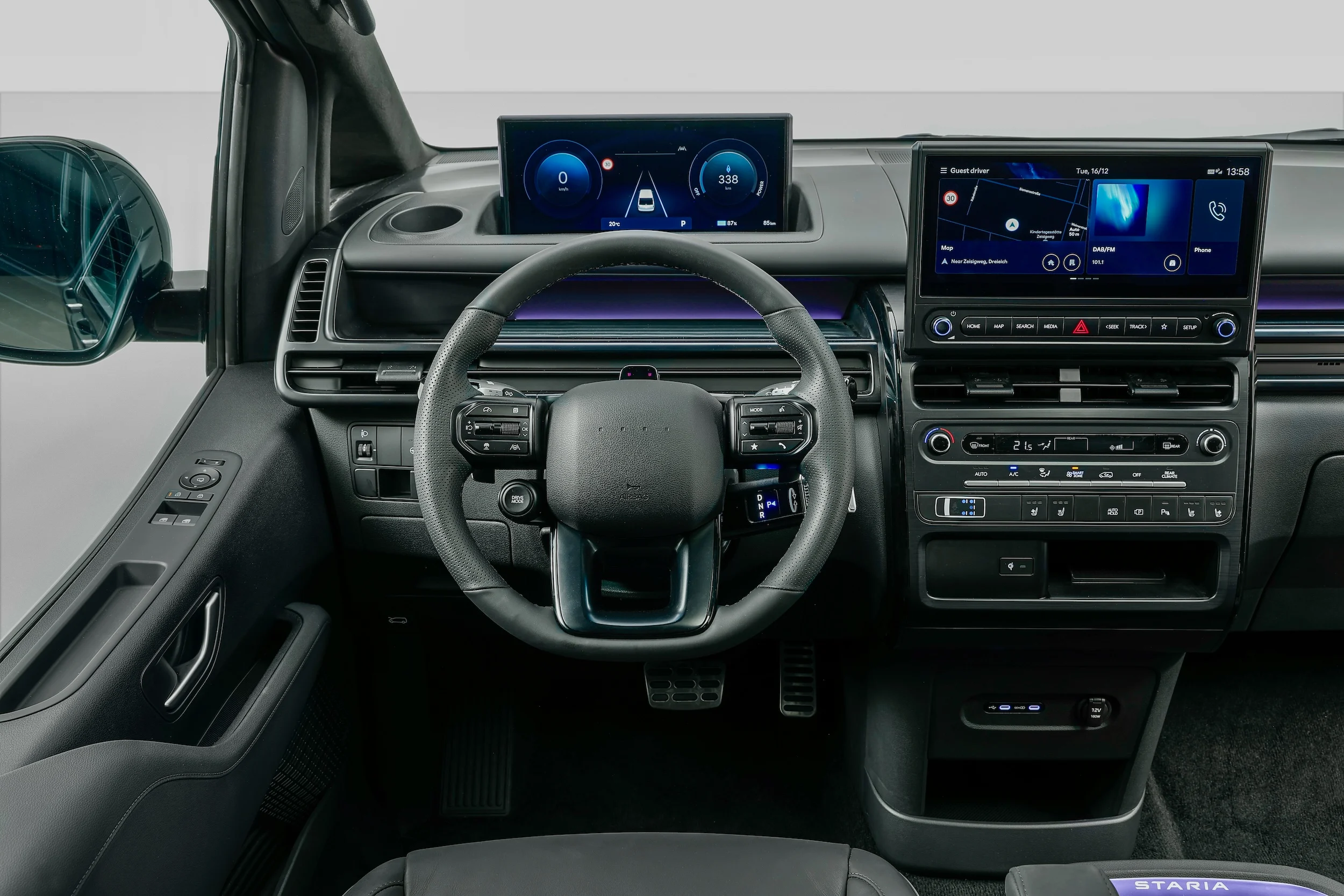 hyundai-staria-electric-0126-interior-02