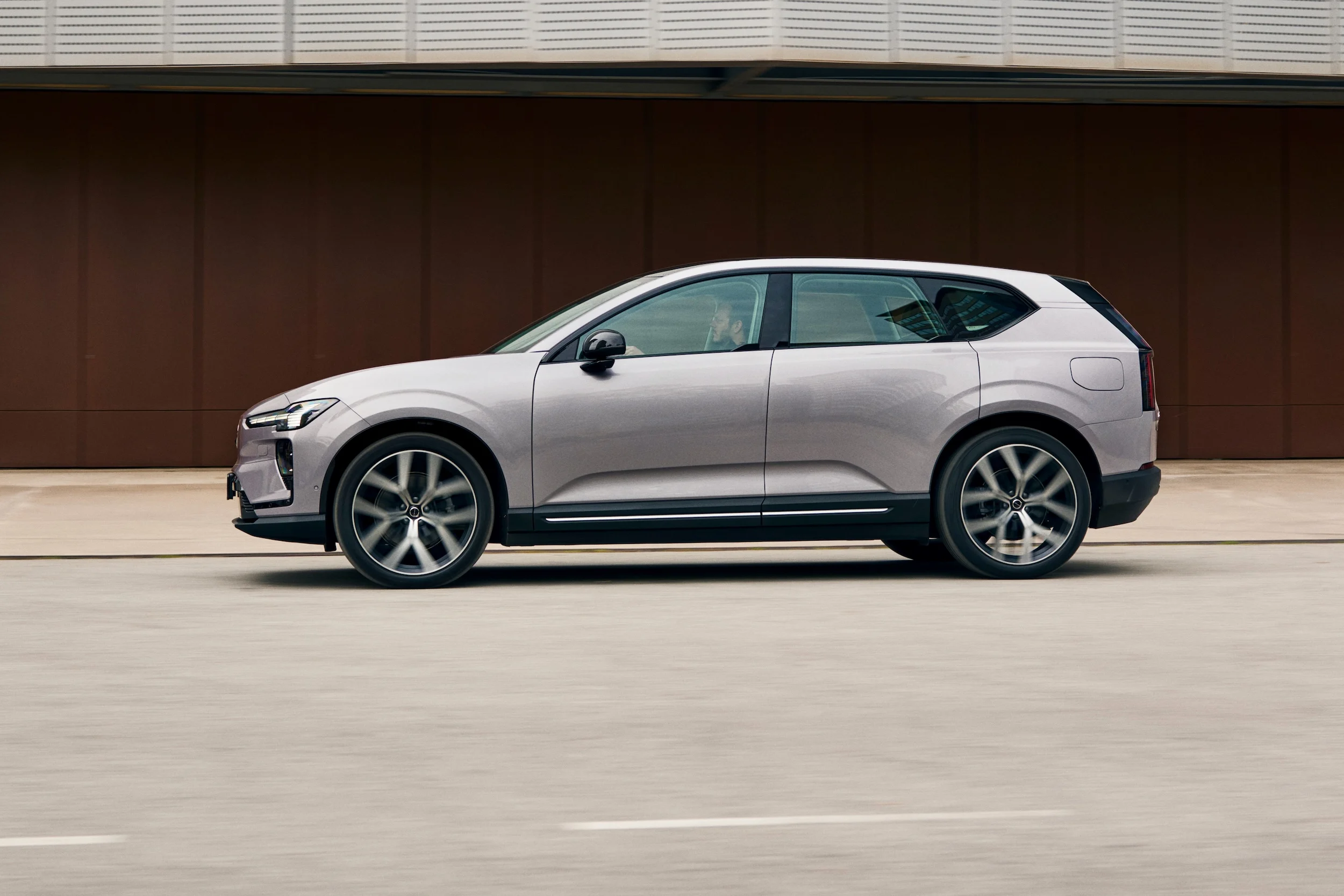 Volvo EX60 5 (Volvo EX60 )