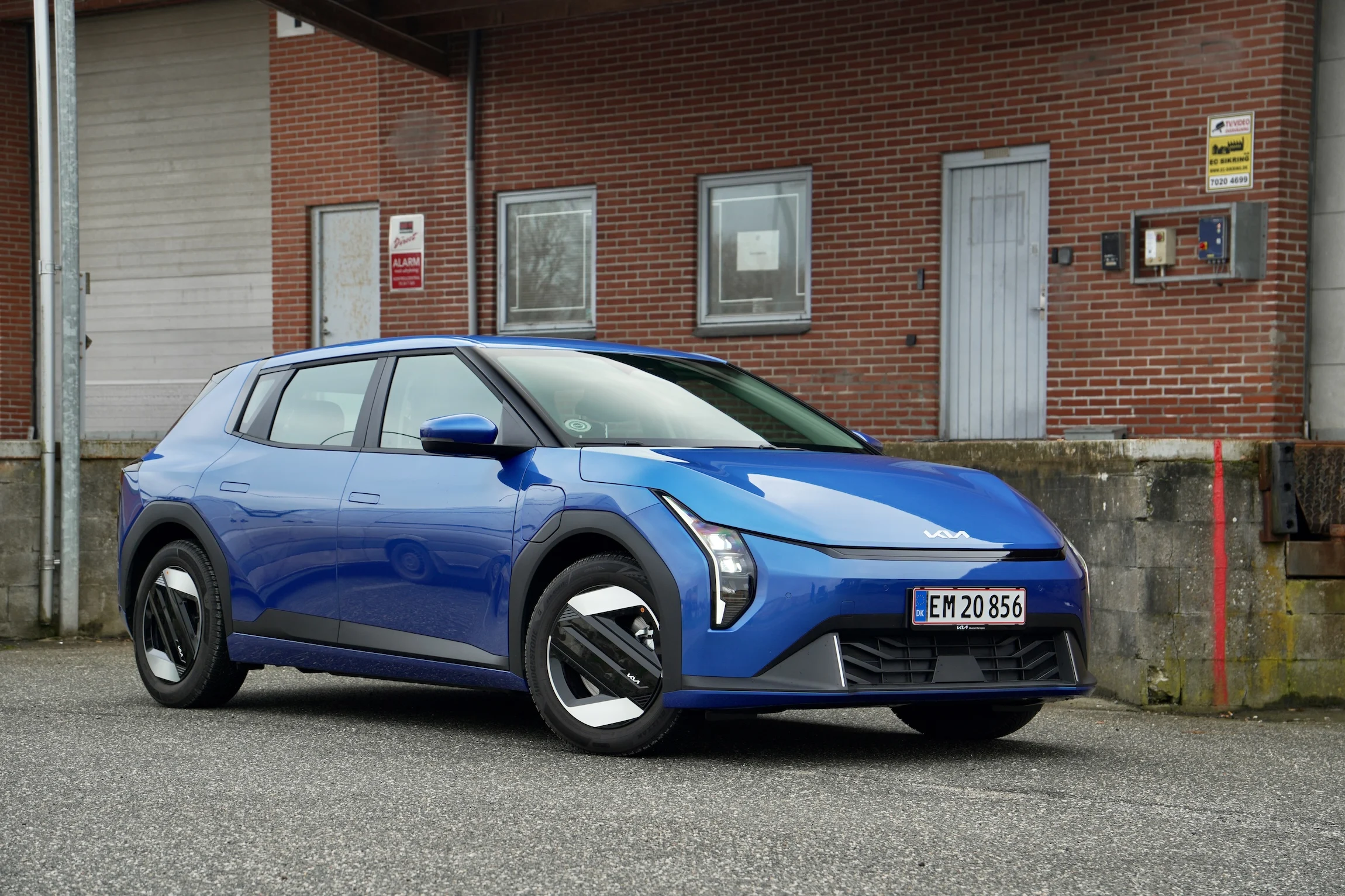 Kia EV4 LR vs VW ID.3 Max+ MBB075