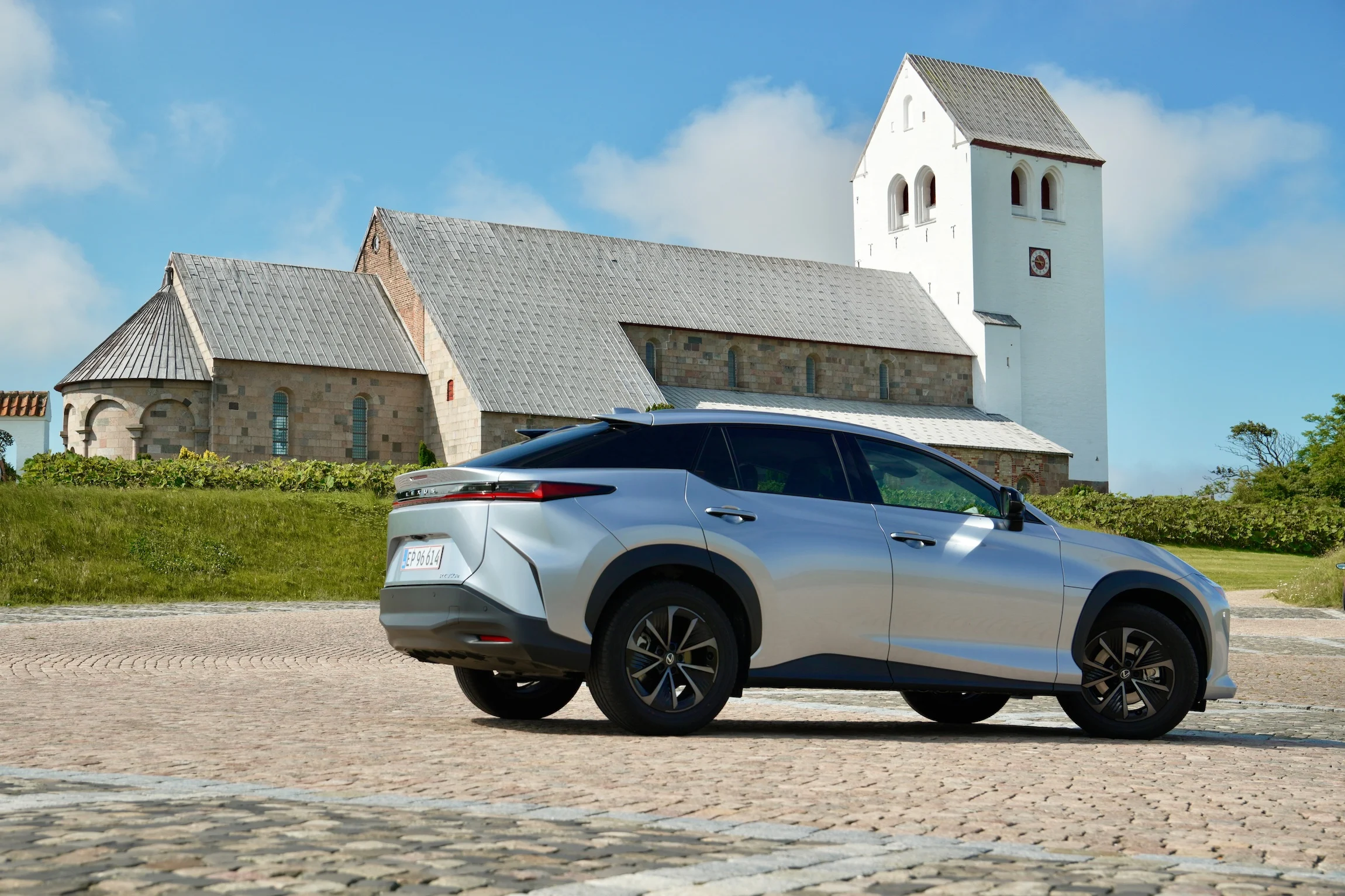 TEST Lexus RZ 350e758
