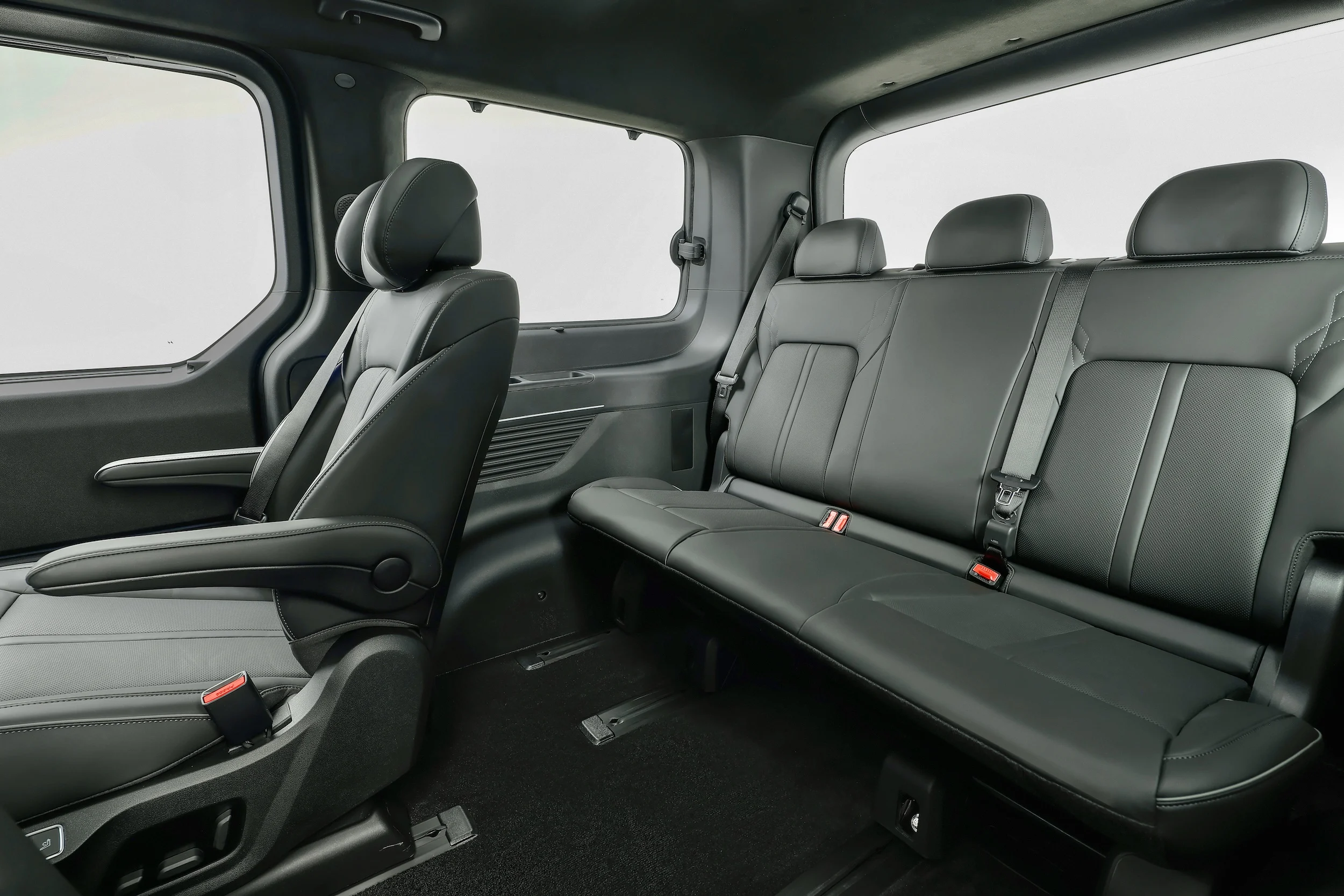 hyundai-staria-electric-0126-interior-04