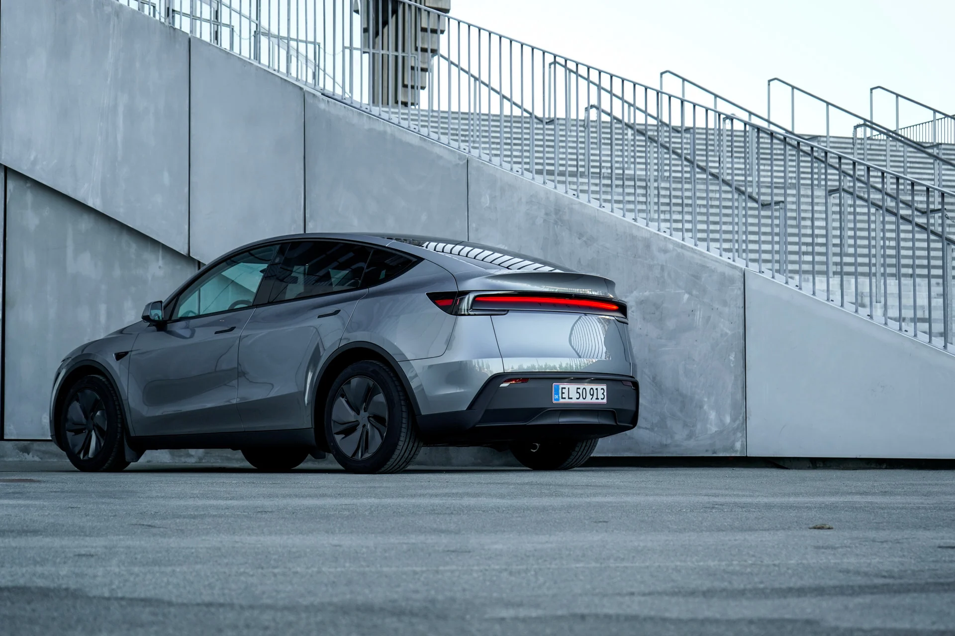 Tesla Model Y -01
