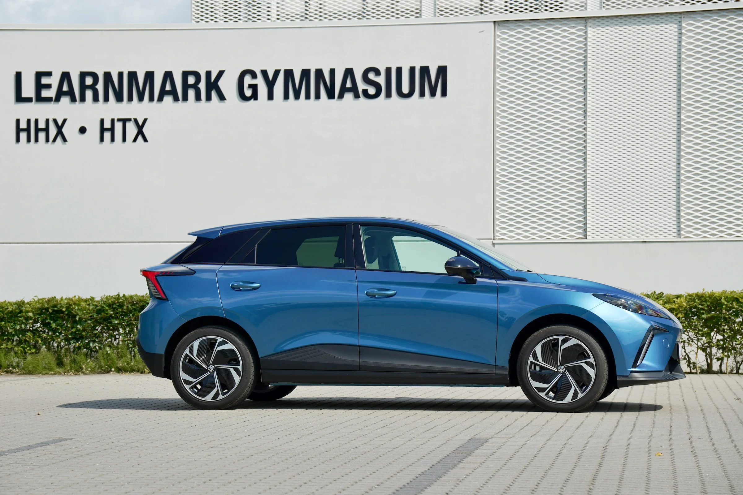 TEST MG4 EV Extended Range Luxury 2048