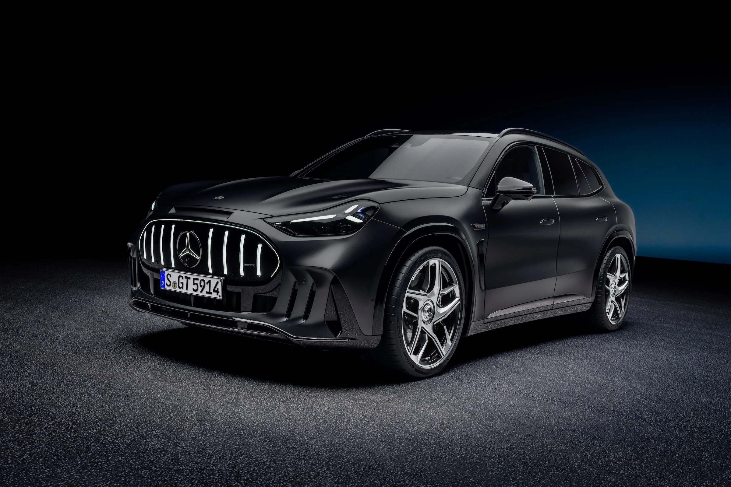 Mercedes-AMG GT SUV 332 001
