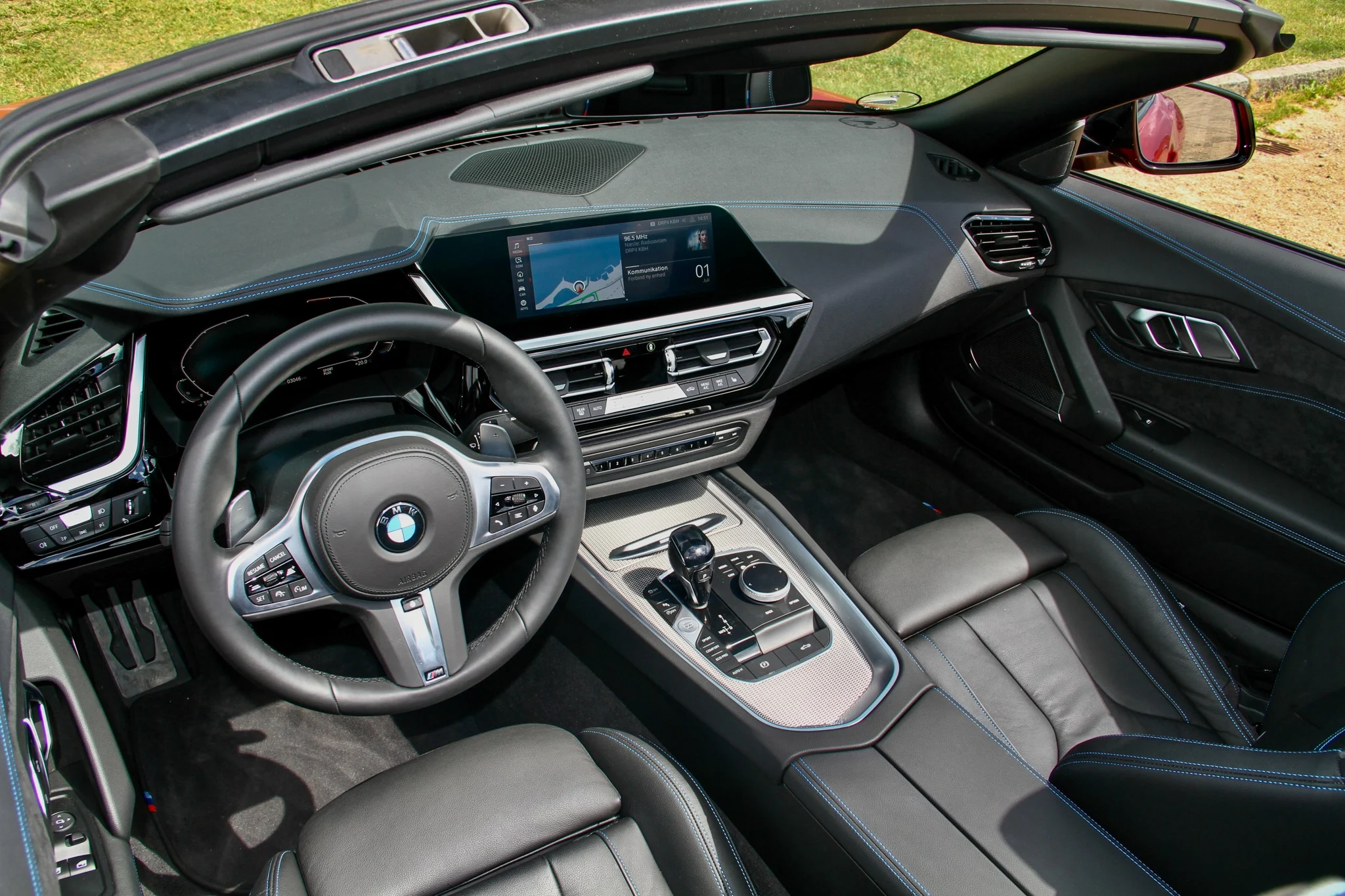 DUEL BMW vs Mazda476