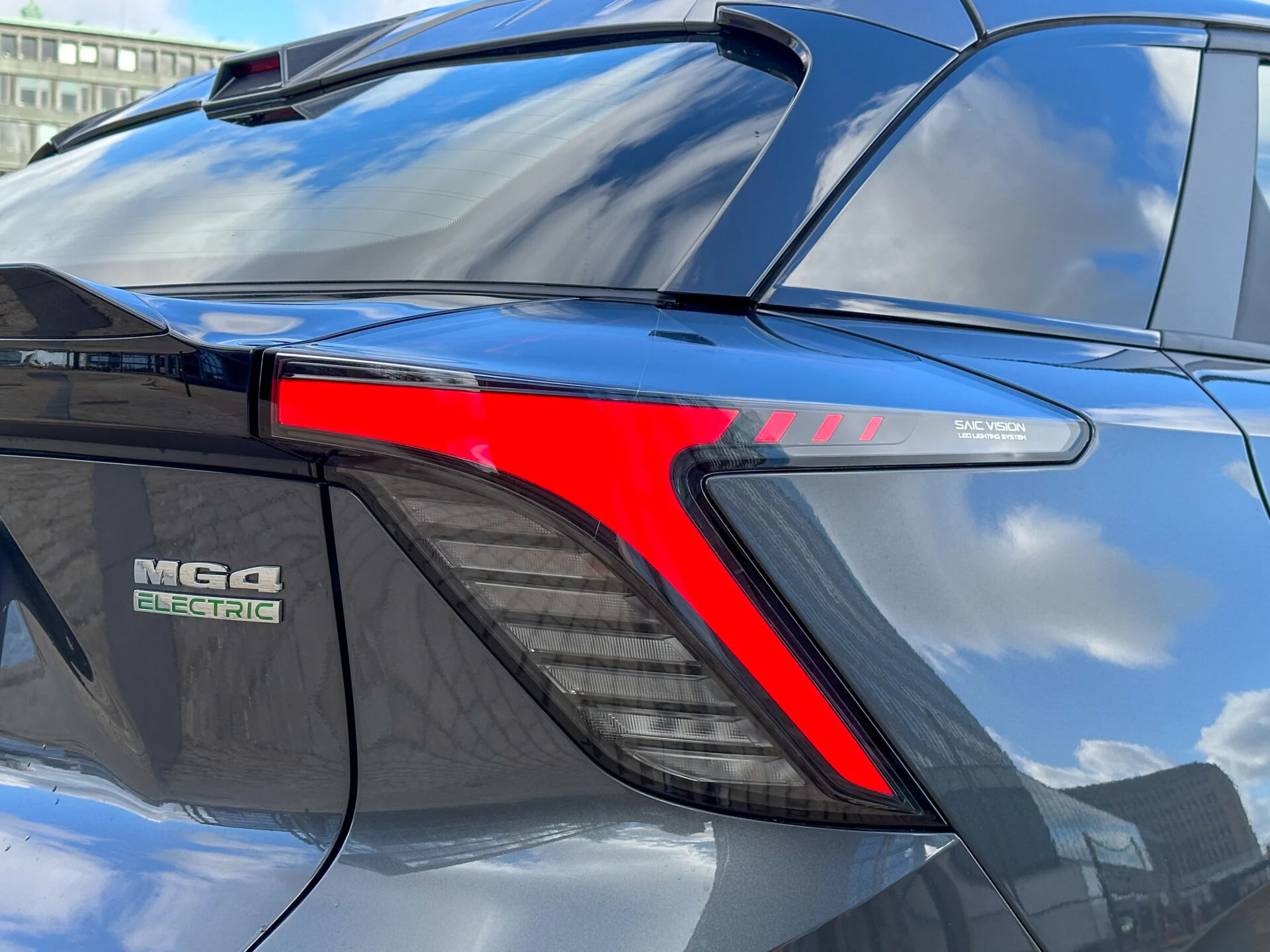 MG ZS EV vs MG4_Eksterior-30