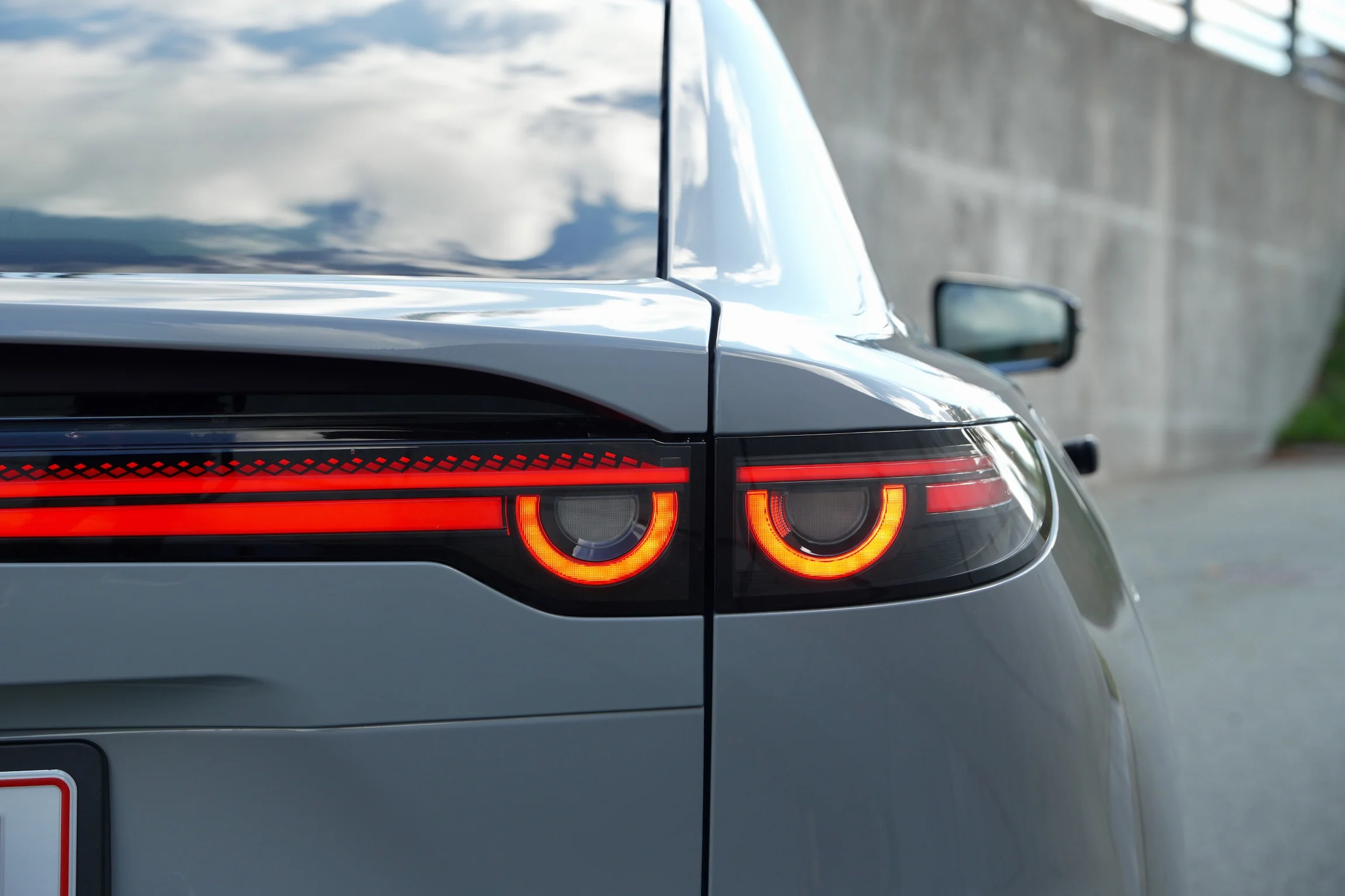 STORTEST Mazda 6e Tesla Model 3 VW ID.7 MBB5140