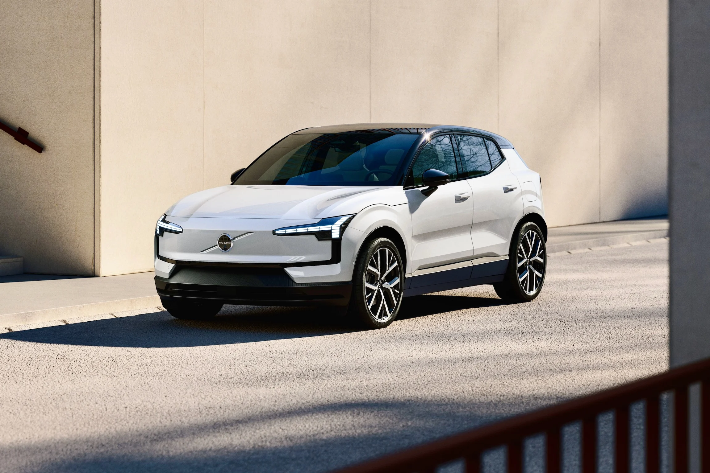 Exterior Front EX30 MY27(1)