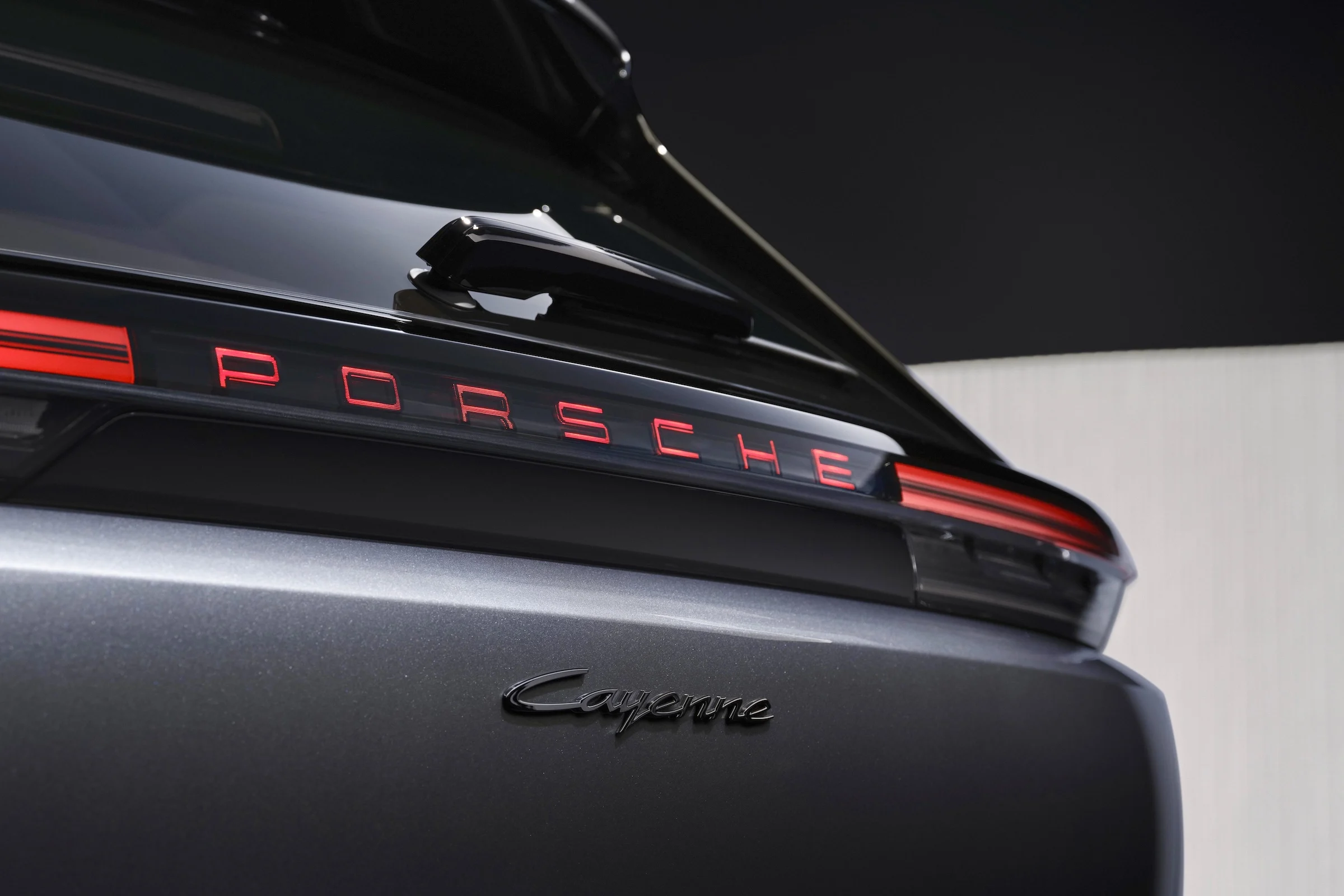 Porsche Cayenne Electric 593 6000x4500