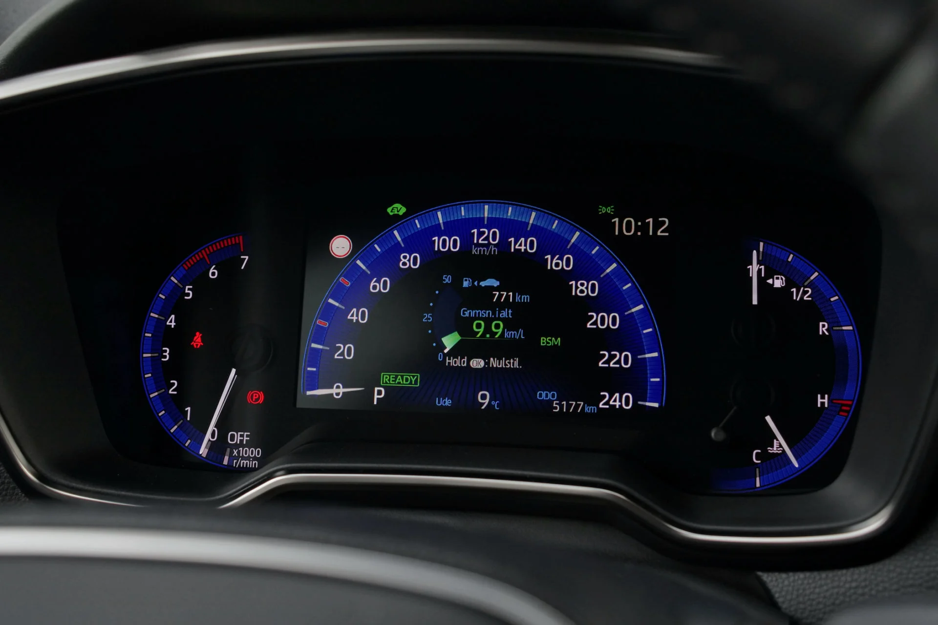 Bilbasen DUEL Kia Ceed SW PHEV vs Suzuki Swace Hybrid9932