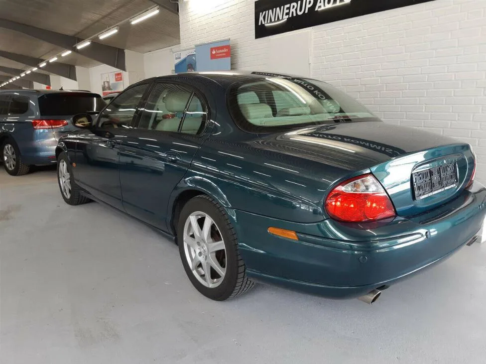 Jaguar S-Type 4,2 V8 bag