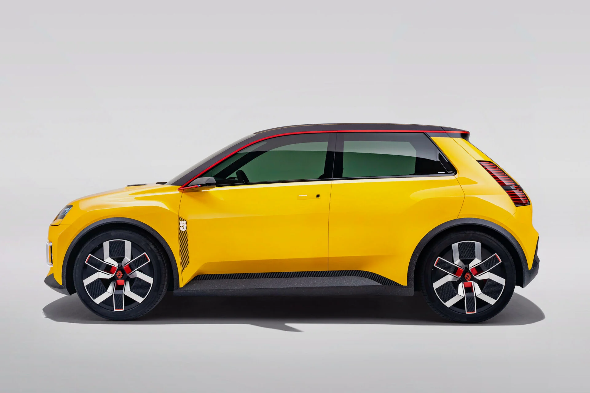 2021_-_Renault_5_Prototype (1)