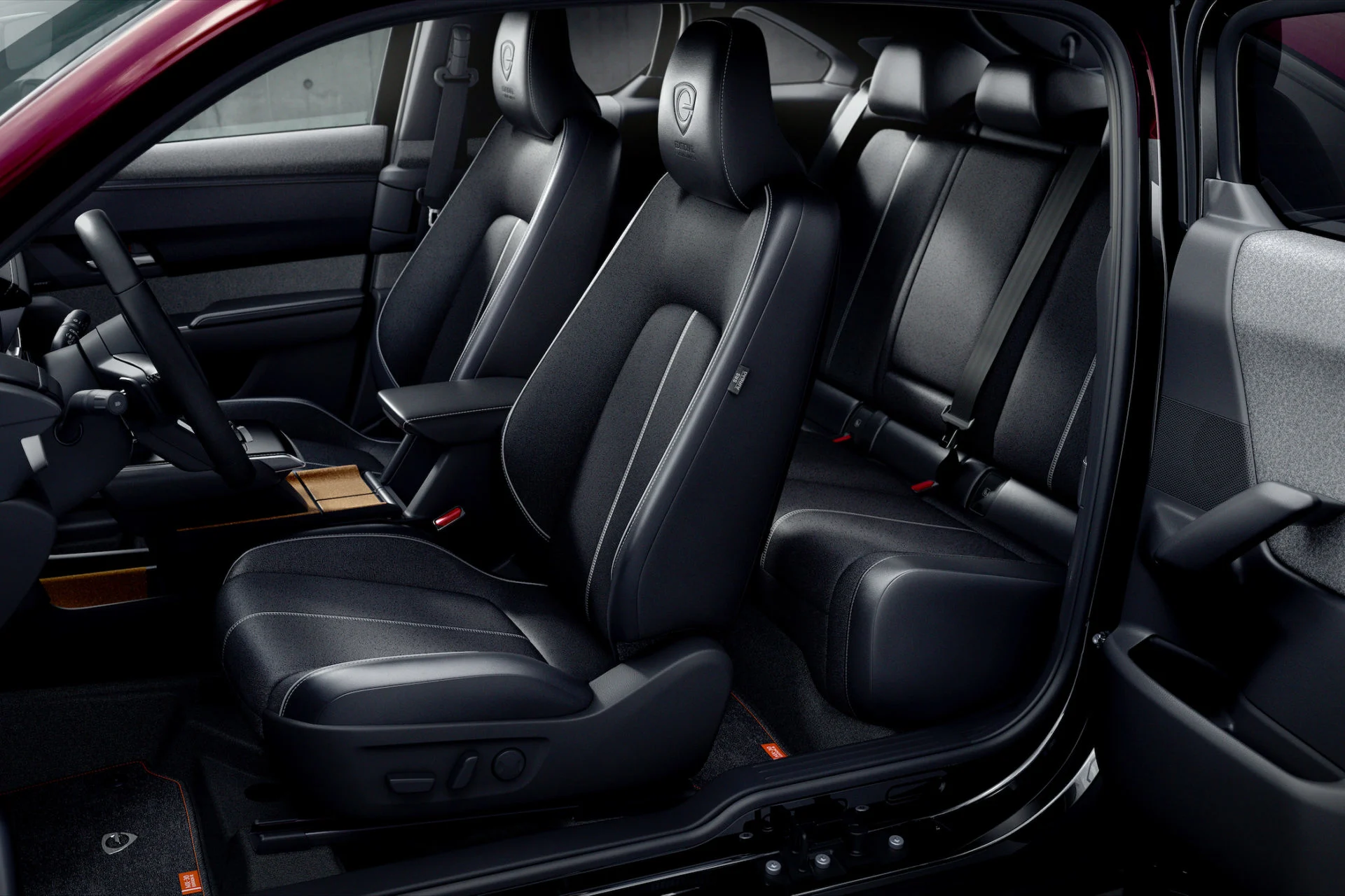 2022_MX-30_IPM1_GER_LHD_BRD_C504_R-EV_SV_INT_Interior side view