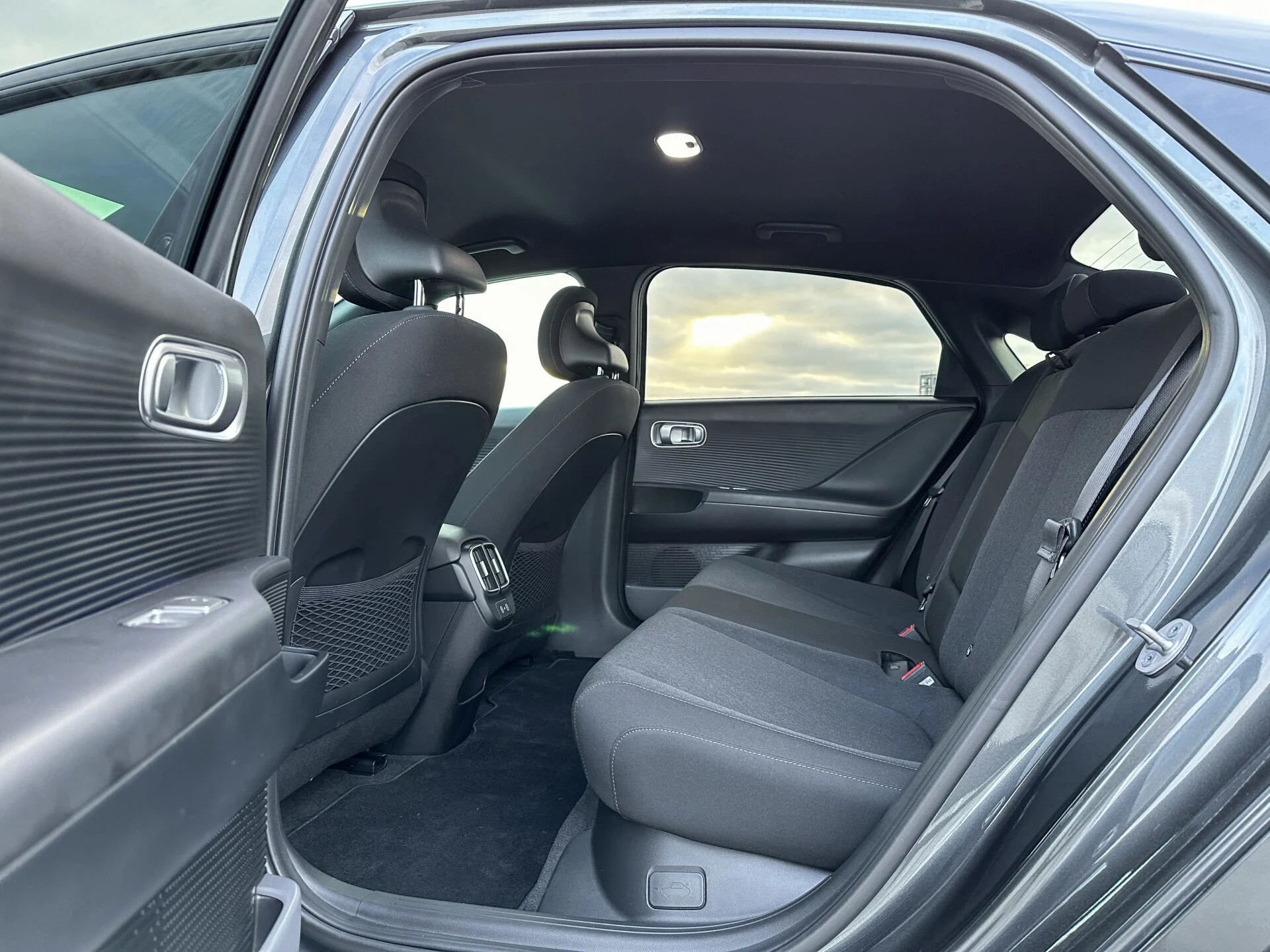 VW ID.7 vs. Hyundai Ioniq 6-47