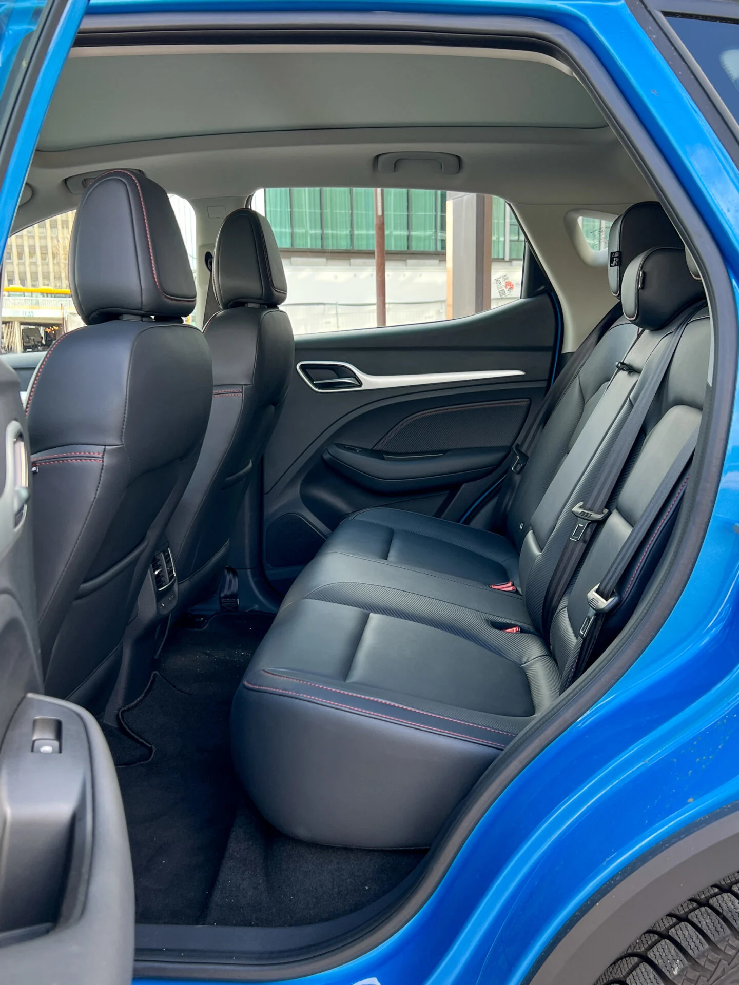 MG ZS EV vs MG4_Interior-02