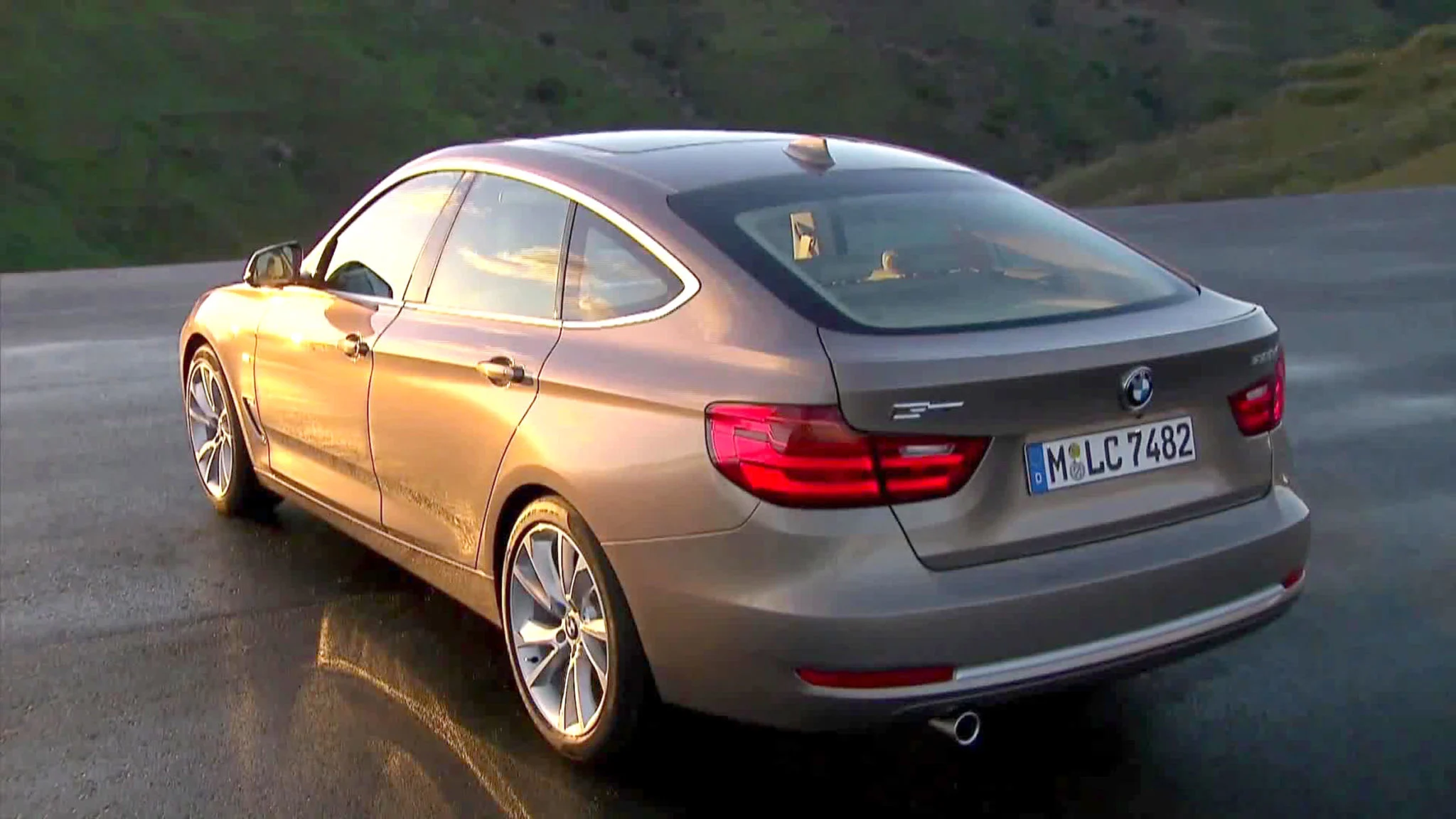 2014-BMW-3-Series-Gran-Turismo-Overview
