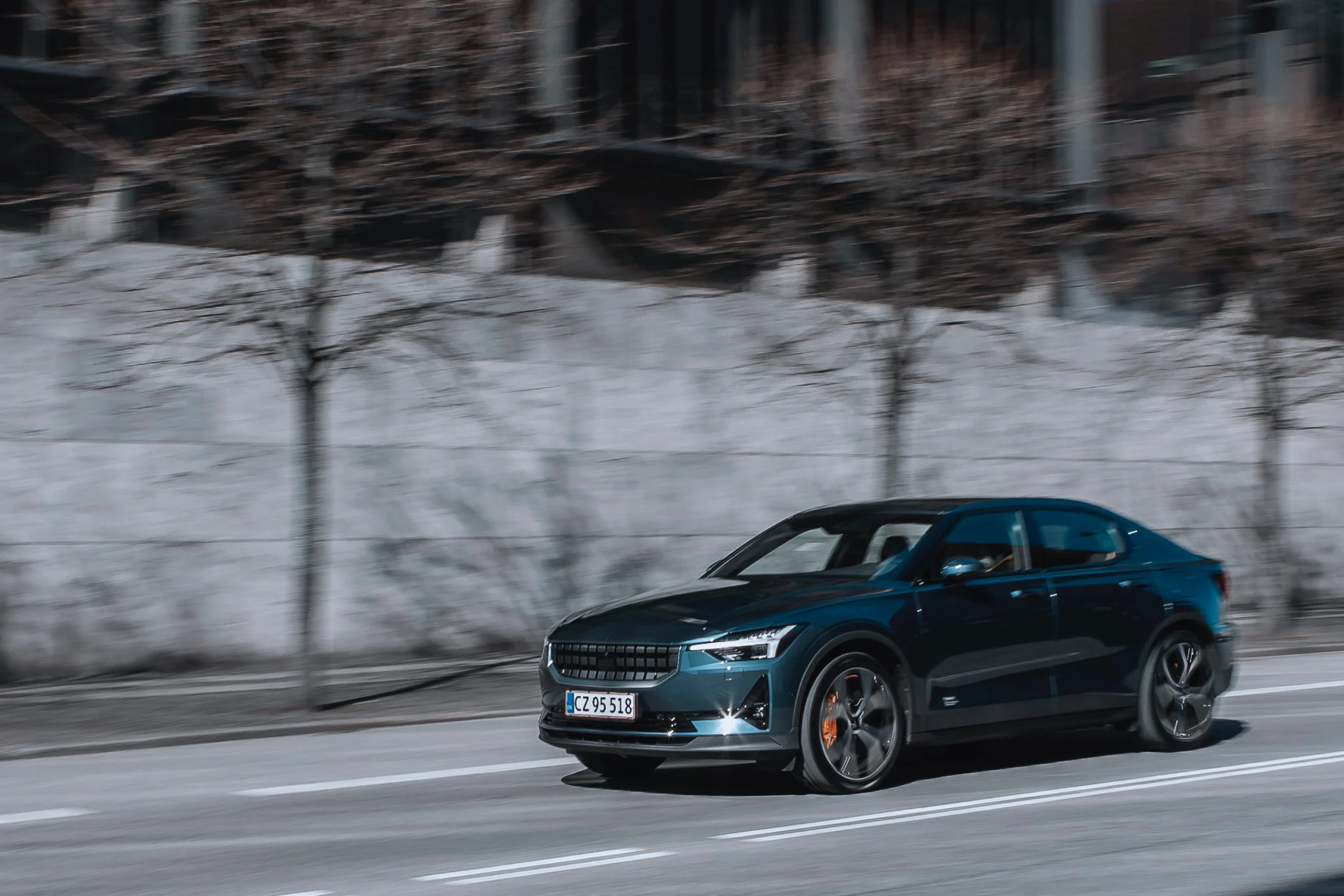 Polestar 2 – Front