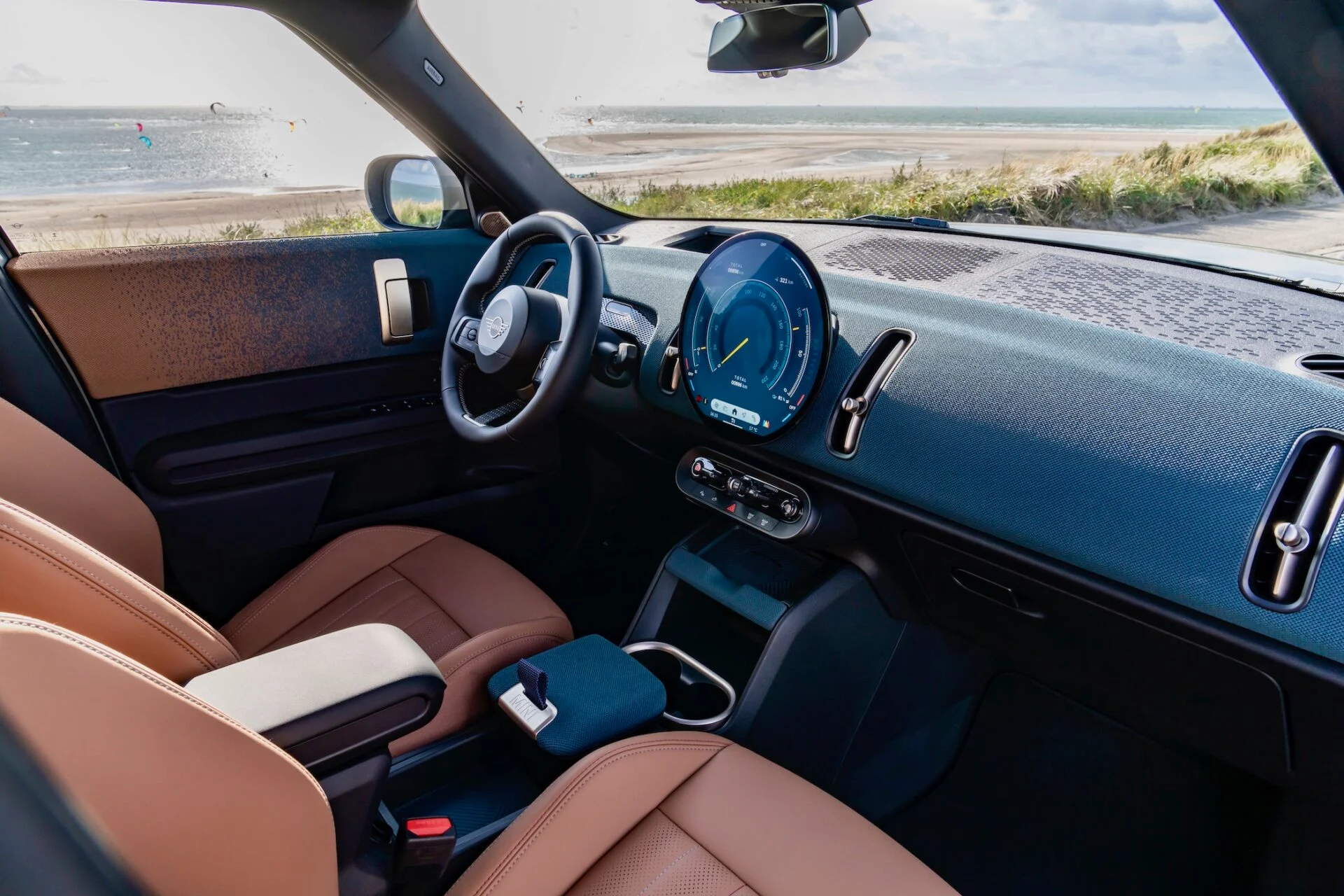 P90528255_highRes_mini-countryman-se-a