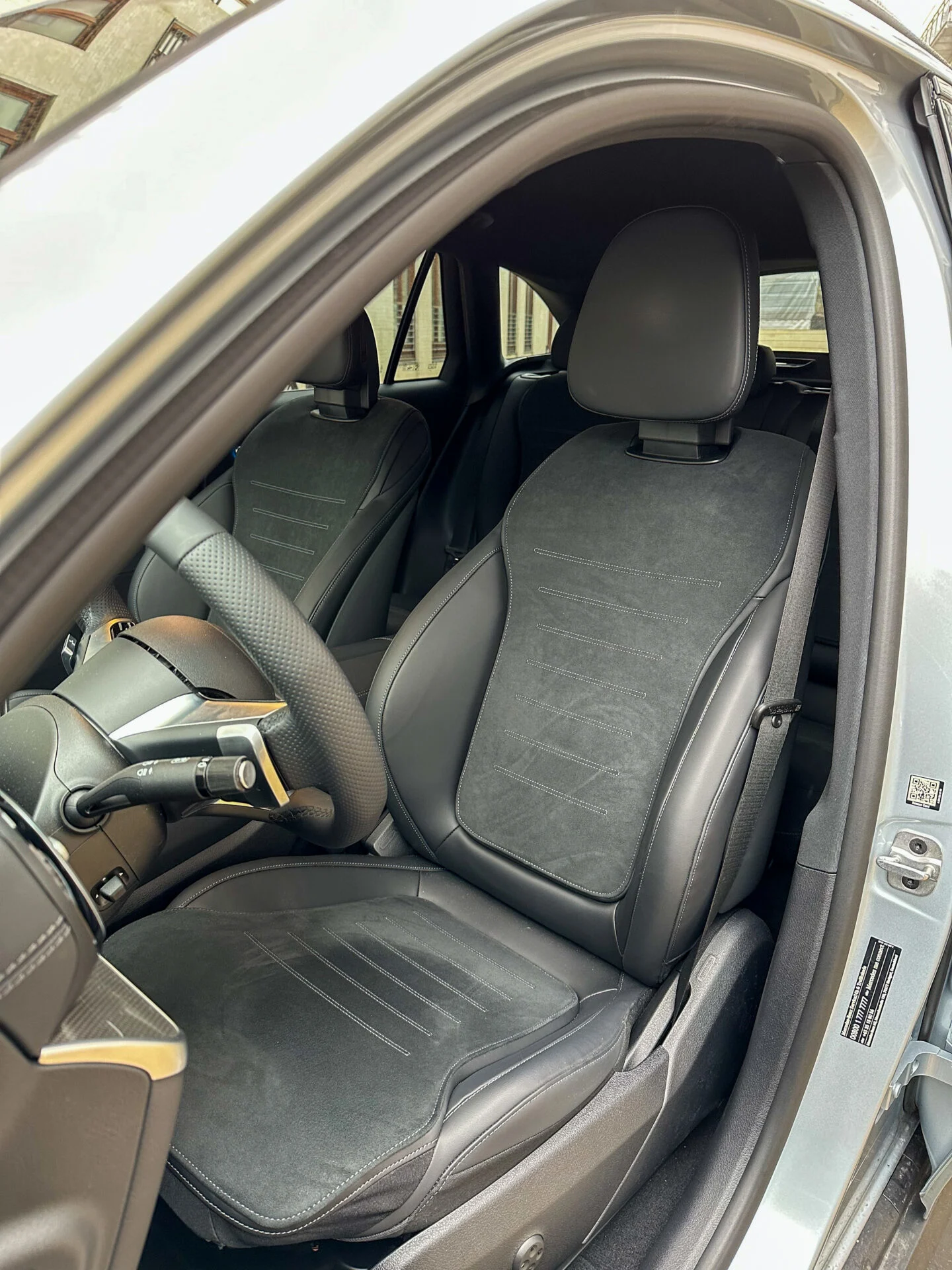 Mercedes-Benz GLC 300de-24