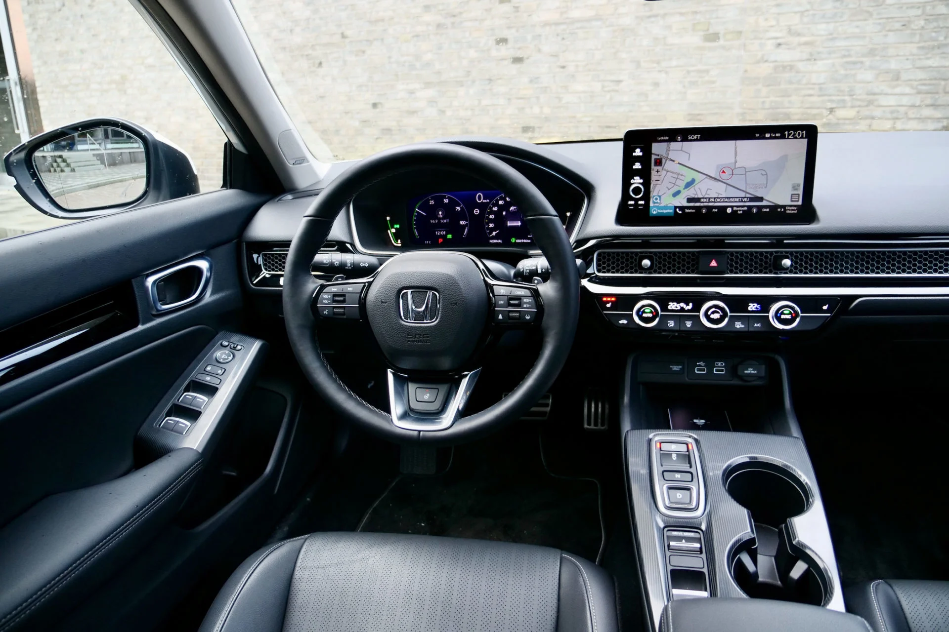 DUEL Honda Civic Hybrid vs Mazda 3 X 9554