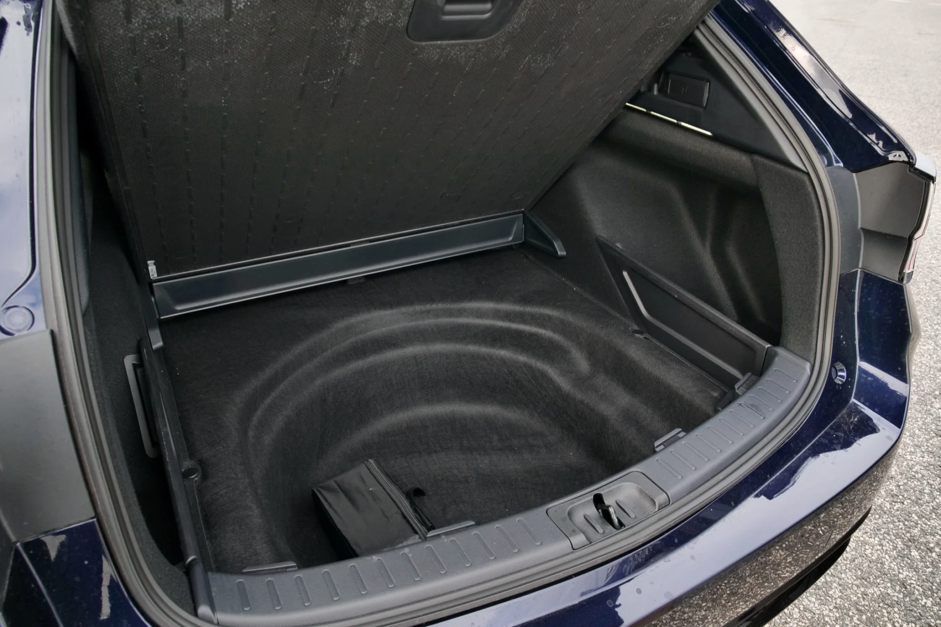 Bilbasen DUEL Kia Ceed SW PHEV vs Suzuki Swace Hybrid9896
