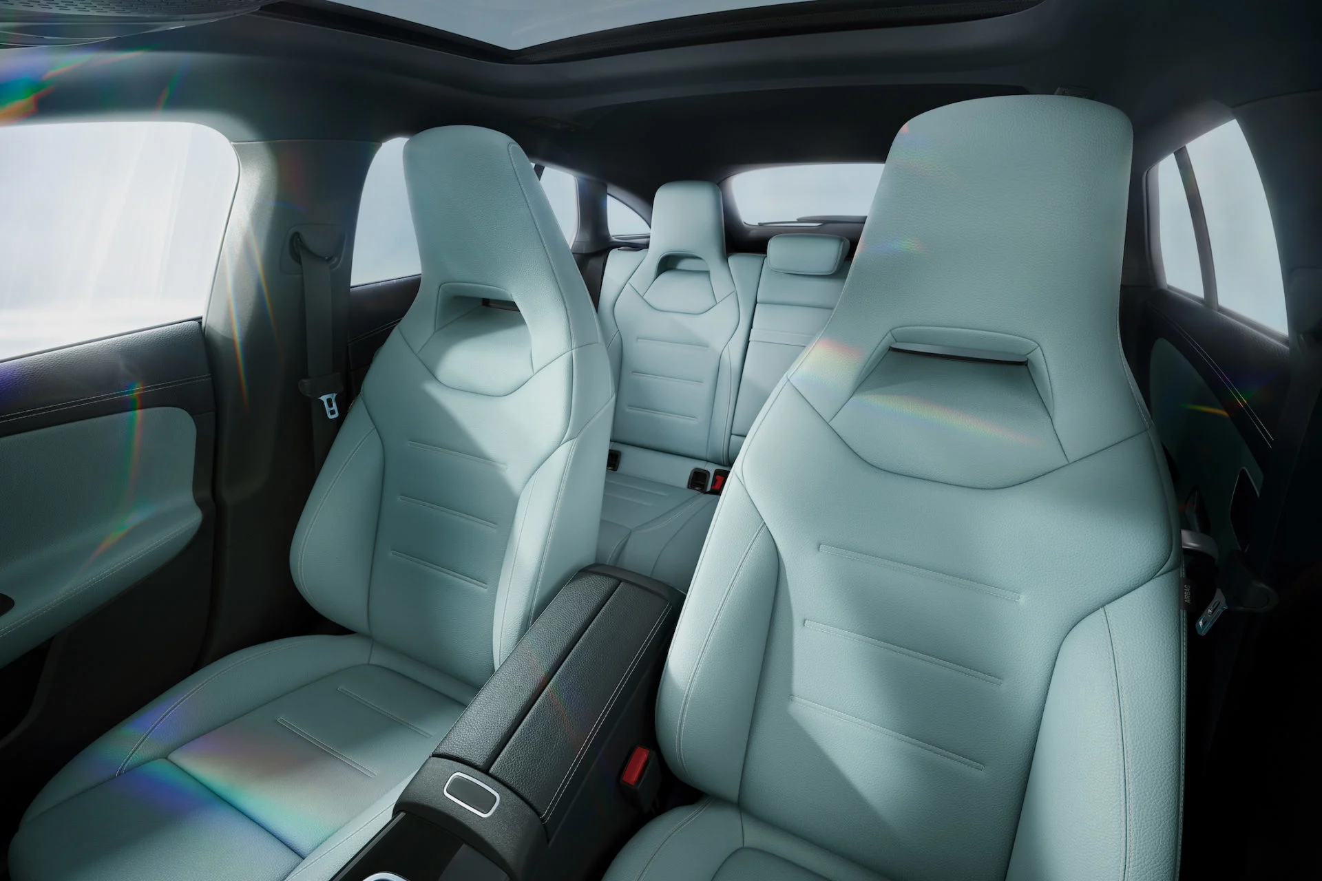 Express your drive: der neue Mercedes-Benz CLA und CLA Shooting BrakeExpress your drive: the new Mercedes-Benz CLA and CLA Shooting Brake