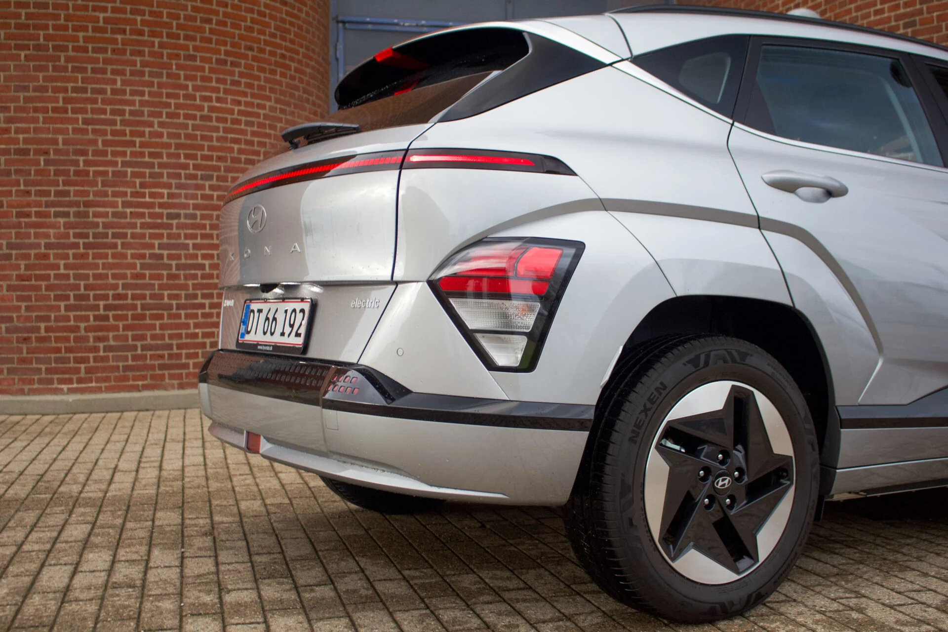 Hyundai Kona vs Kia Niro-14