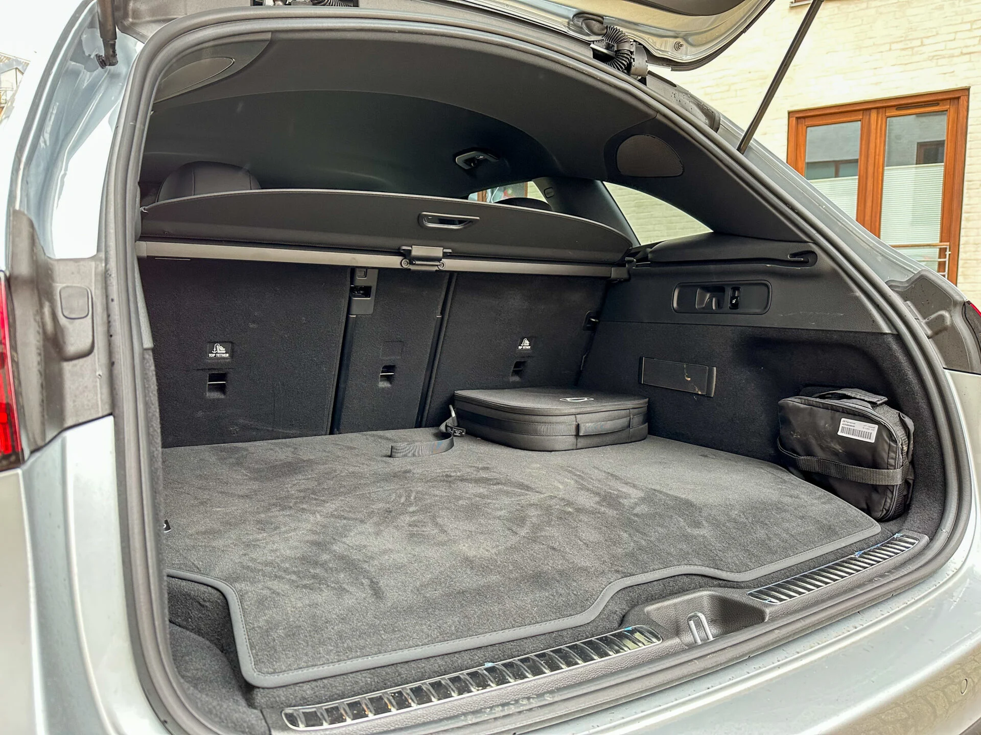 Mercedes-Benz GLC 300de-25