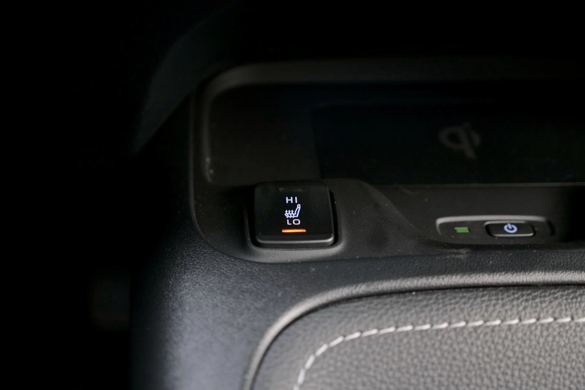 Bilbasen DUEL Kia Ceed SW PHEV vs Suzuki Swace Hybrid9923