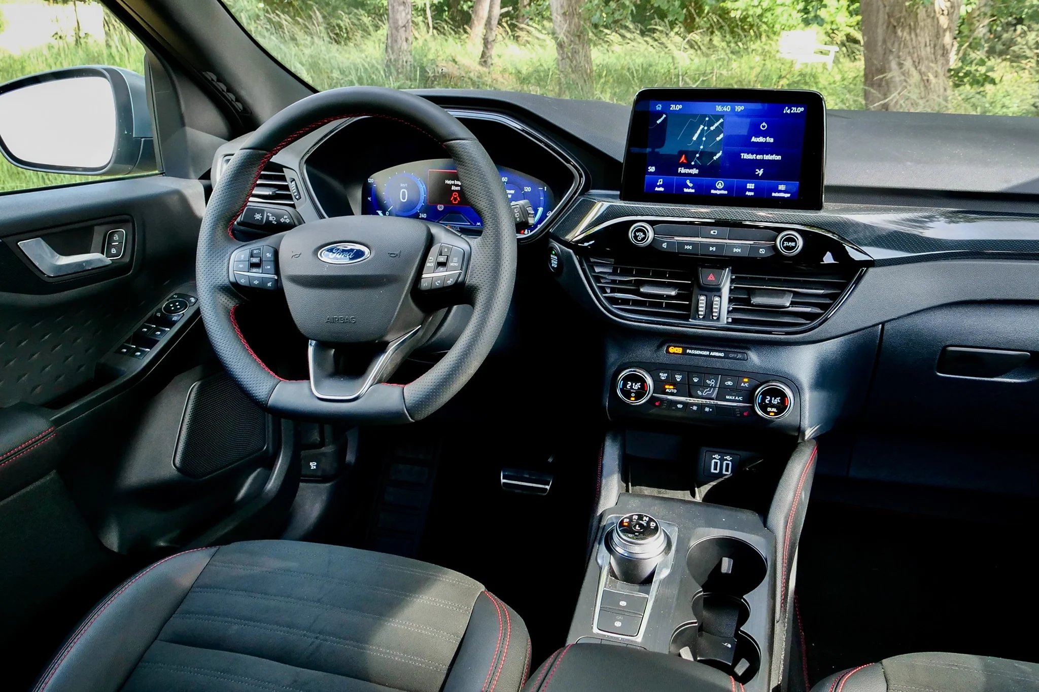 Ford Kuga Hybrid – Interiør (1)